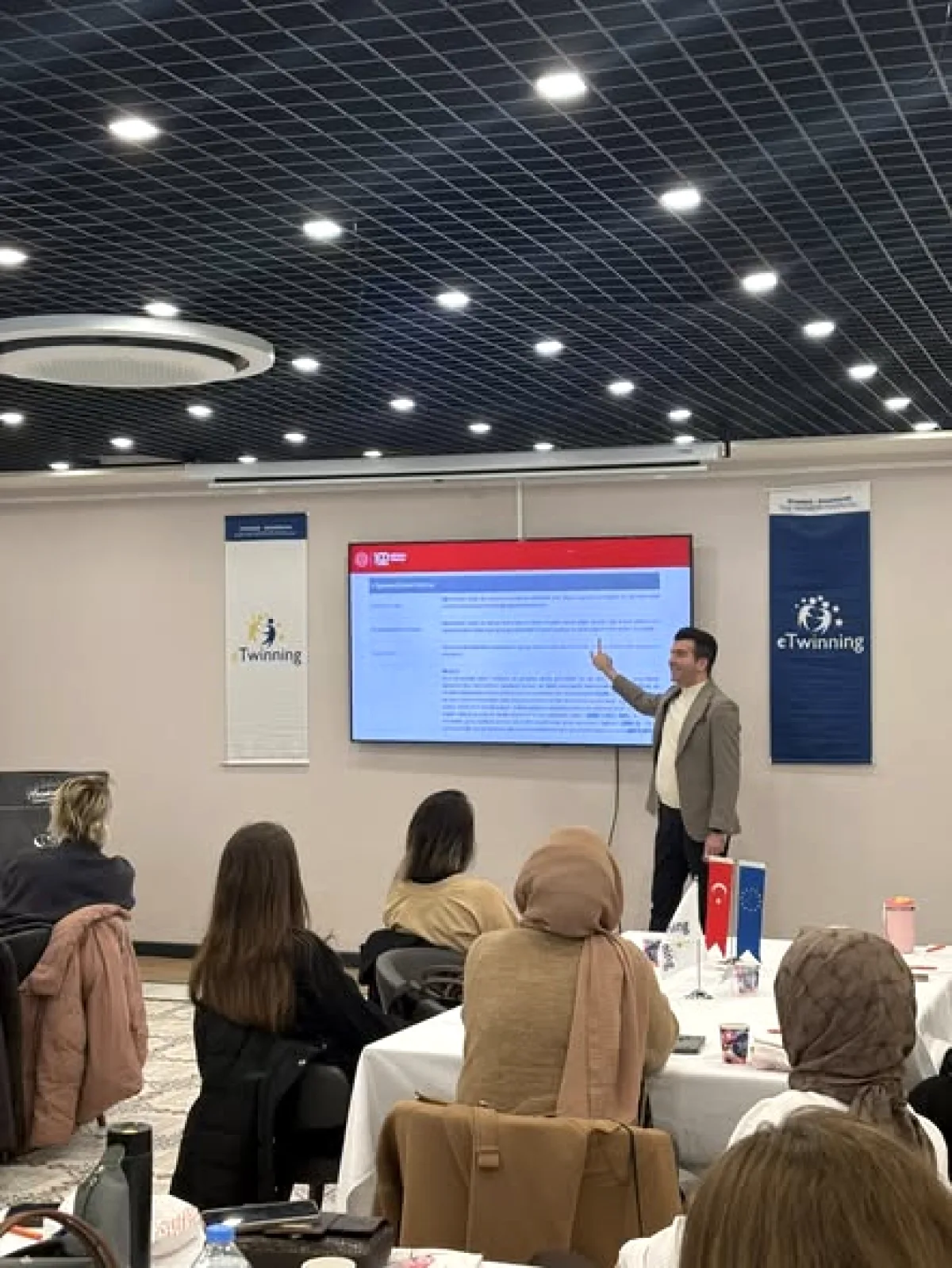 Başakşehir'de Eğitimde Yeni Dönem: eTwinning Proje Çalıştayı Başladı Başakşehir'de Eğitimde Yeni Dönem: eTwinning Proje Çalıştayı Başladı