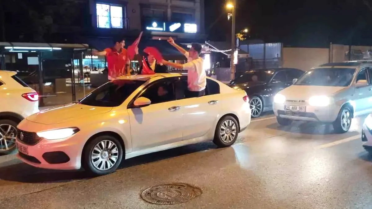 A Milli Takımı Dünya Kupası'na Katılıyor: Bağdat Caddesi Coşkuya Boğuldu A Milli Takımı Dünya Kupası'na Katılıyor: Bağdat Caddesi Coşkuya Boğuldu
