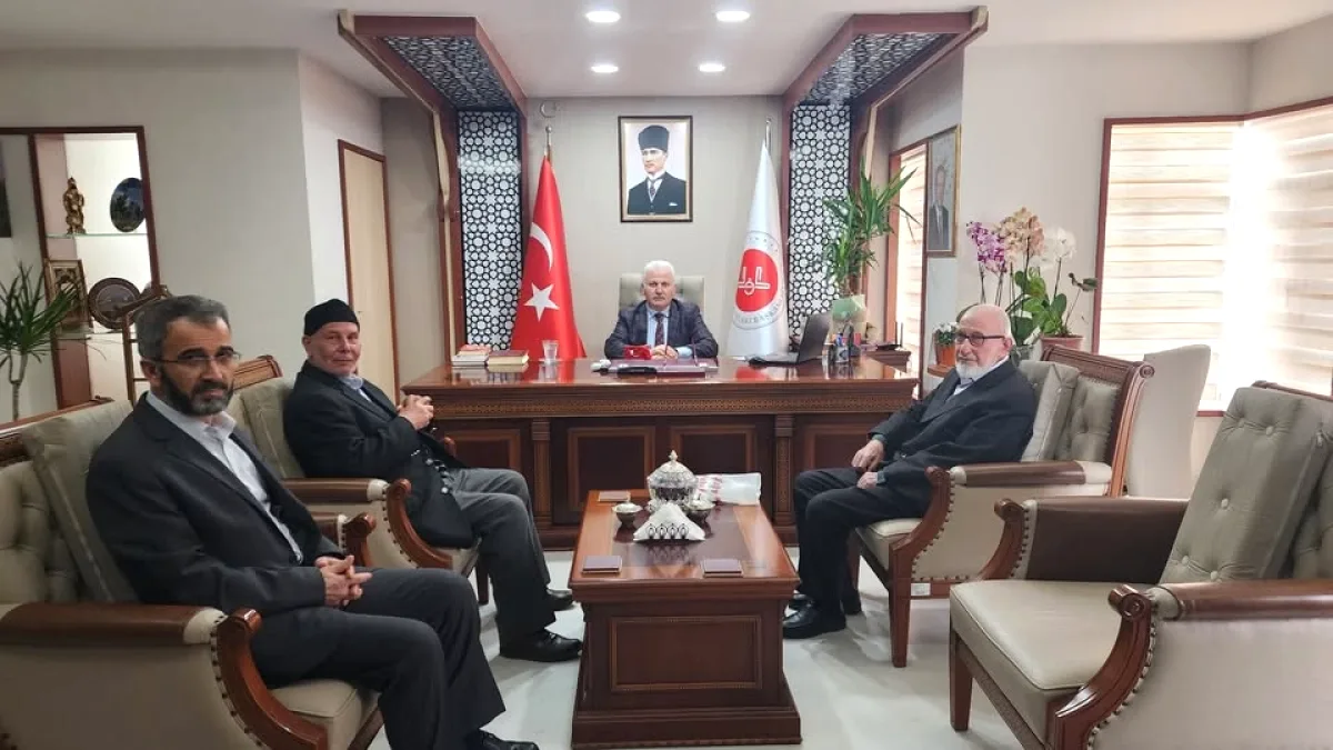 Antalya İl Müftüsü Yığman, Mekke Eğitim Vakfı Başkanı Ertuç'u Kabul Etti Antalya İl Müftüsü Yığman, Mekke Eğitim Vakfı Başkanı Ertuç'u Kabul Etti