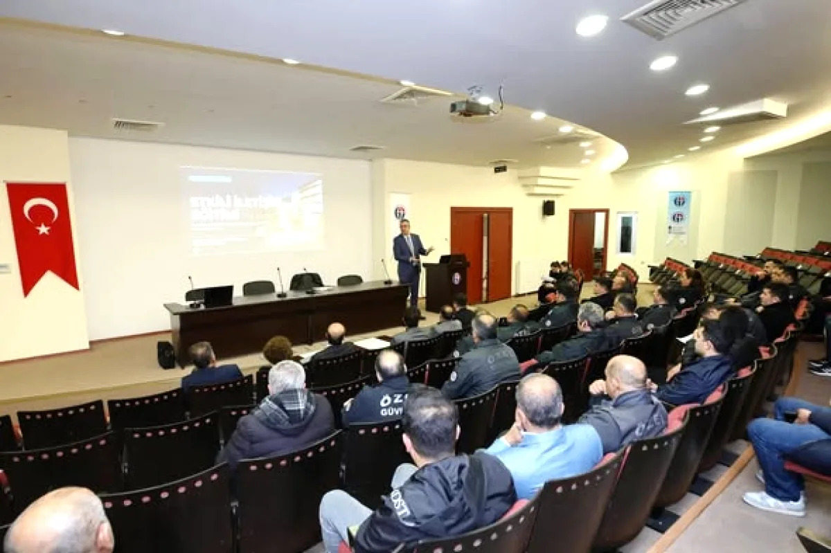 GAÜN'de Güvenlik Personeline Kurumsal İletişim Eğitimi Verildi GAÜN'de Güvenlik Personeline Kurumsal İletişim Eğitimi Verildi