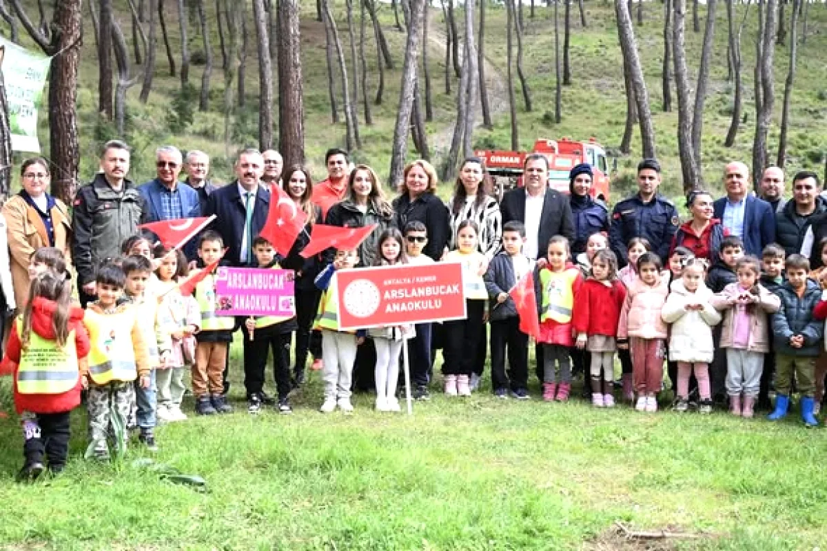 Kemer'de Orman Haftası'nda Geleceğe Nefes Oldular Kemer'de Orman Haftası'nda Geleceğe Nefes Oldular