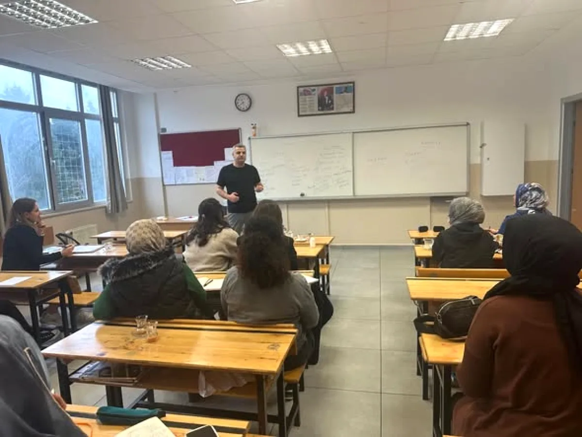 Başakşehir'de Öğretmenlere Yönelik Doğal Sabun Yapım Atölyesi Başladı Başakşehir'de Öğretmenlere Yönelik Doğal Sabun Yapım Atölyesi Başladı