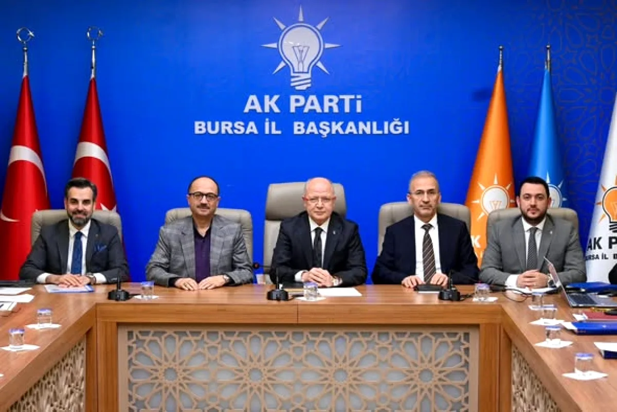 AK Parti Bursa Milletvekili Mesten, İl Teşkilatıyla Bayramlaştı AK Parti Bursa Milletvekili Mesten, İl Teşkilatıyla Bayramlaştı