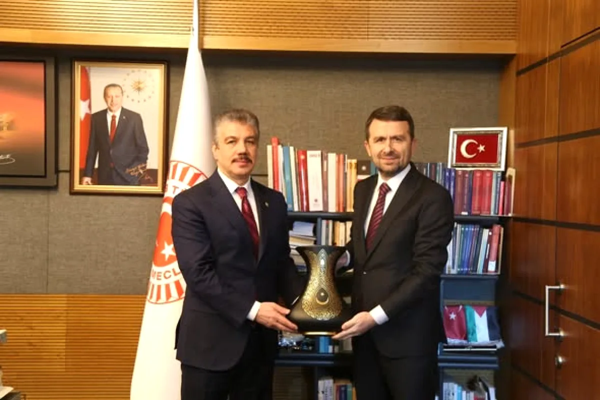 Basın İlan Kurumu Genel Müdürü Çay'dan Bayram Tebriği Basın İlan Kurumu Genel Müdürü Çay'dan Bayram Tebriği