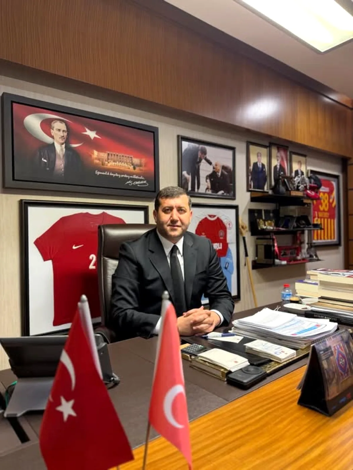Baki Ersoy'dan Cuma Mesajı: "Hayırlı Cumalar Diliyorum" Baki Ersoy'dan Cuma Mesajı: "Hayırlı Cumalar Diliyorum"