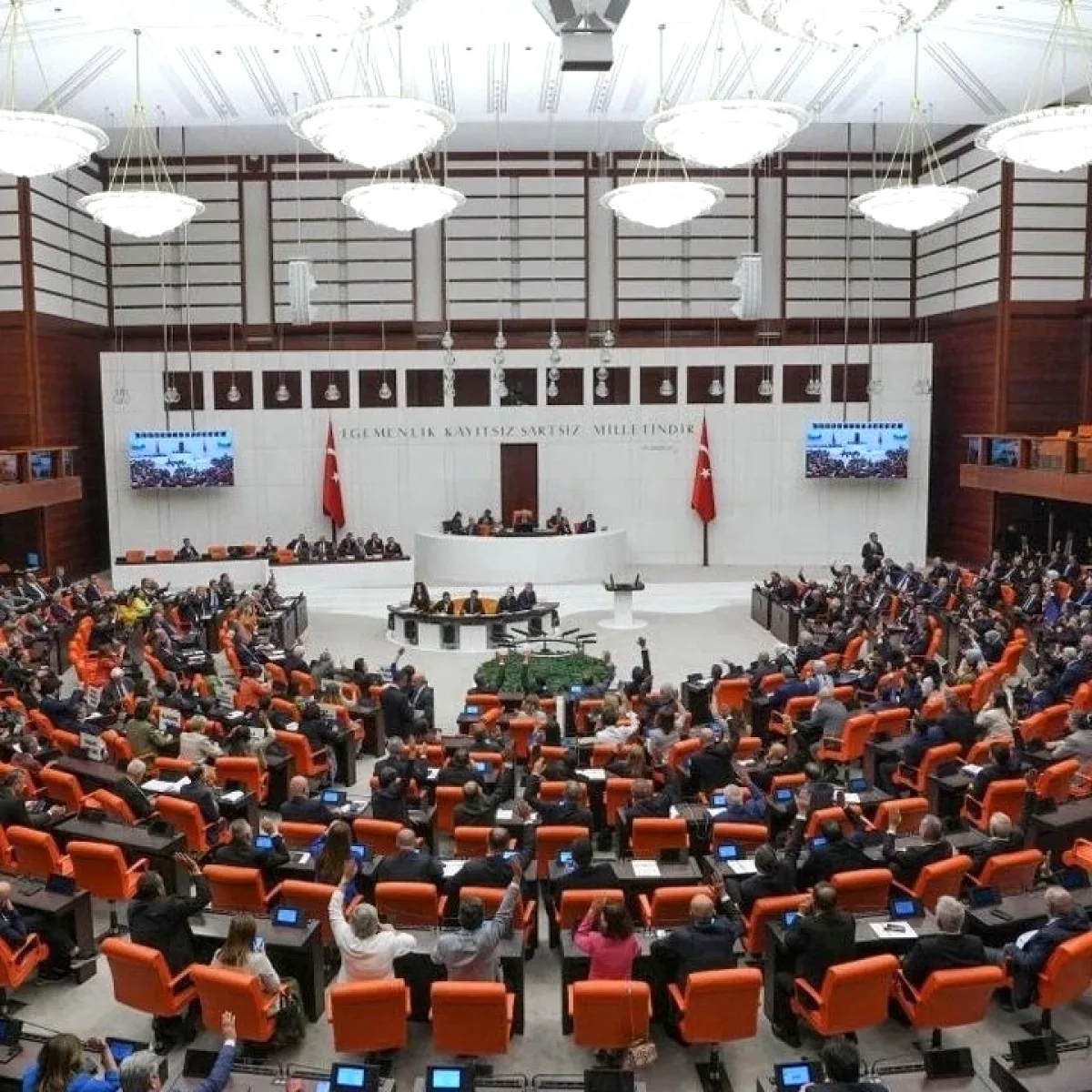 Doğum İzni 24 Haftaya Çıkıyor: TBMM'den 15 Yaş Altına Sosyal Medya Yasağı Doğum İzni 24 Haftaya Çıkıyor: TBMM'den 15 Yaş Altına Sosyal Medya Yasağı