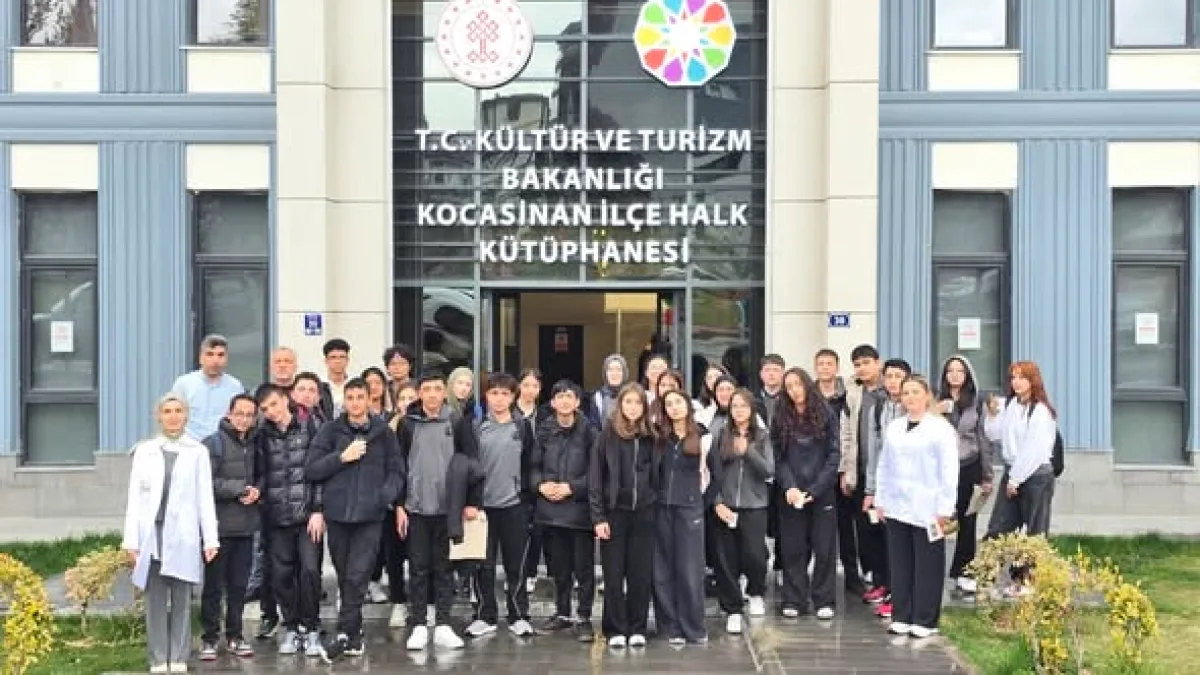 Kocasinan'da Kitap Tahlil Atölyesi ile Gençler Buluştu Kocasinan'da Kitap Tahlil Atölyesi ile Gençler Buluştu