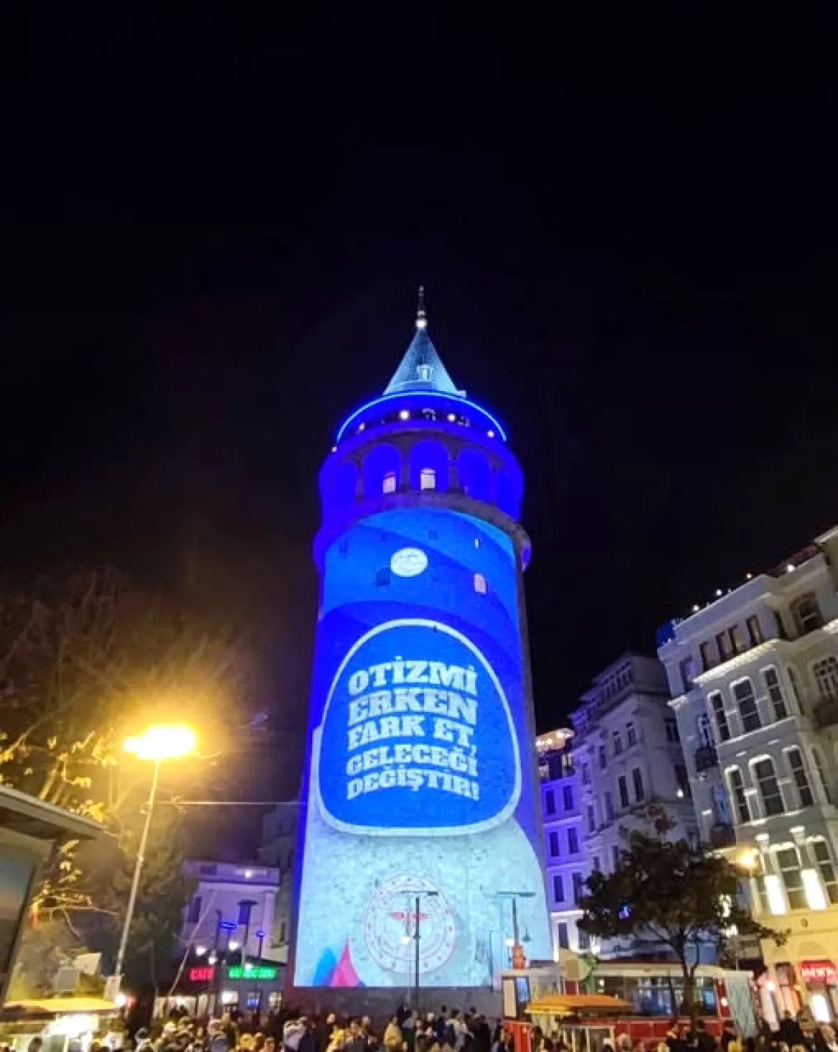 Galata Kulesi Otizm Farkındalığı İçin Aydınlandı Galata Kulesi Otizm Farkındalığı İçin Aydınlandı