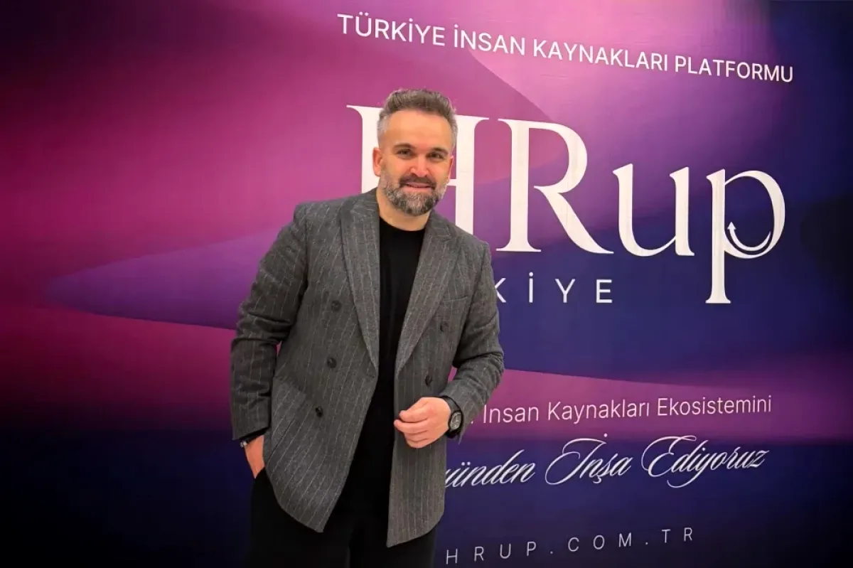 HRup Türkiye İftarında İK Profesyonelleri Buluştu: Kapadokya ve Uludağ Hediyeleri Dağıtıldı HRup Türkiye İftarında İK Profesyonelleri Buluştu: Kapadokya ve Uludağ Hediyeleri Dağıtıldı