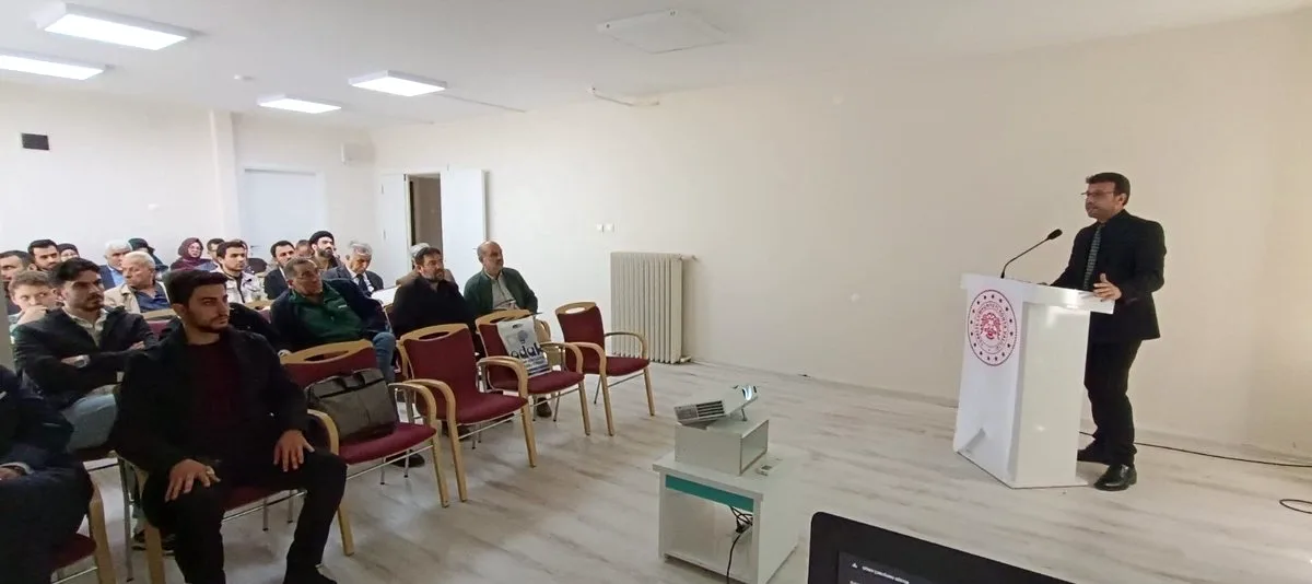 Konya'da Dernek Yöneticilerine Yasal Mevzuat Eğitimi Konya'da Dernek Yöneticilerine Yasal Mevzuat Eğitimi