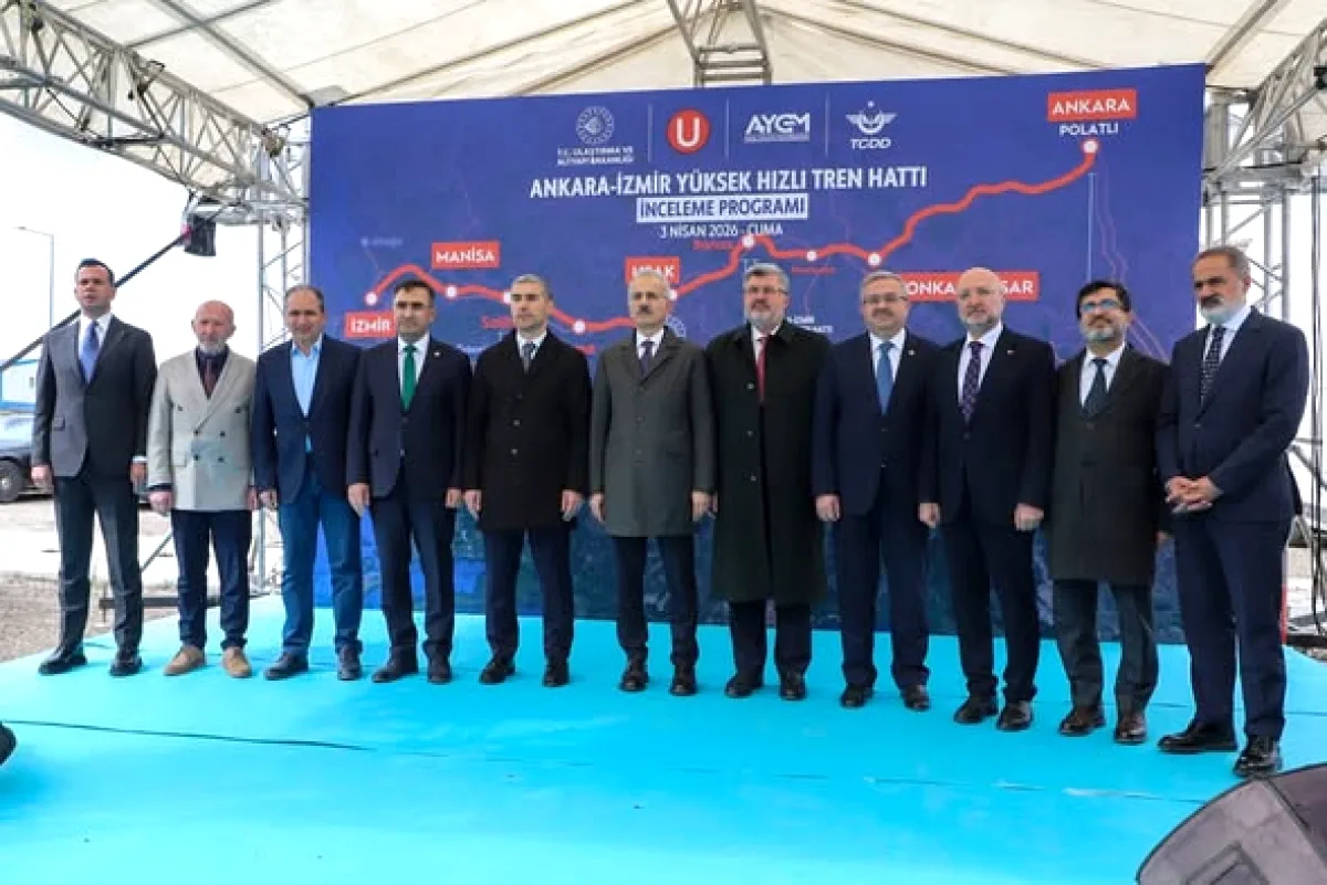 Ankara-İzmir Hızlı Tren Hattında Son Durum İncelendi Ankara-İzmir Hızlı Tren Hattında Son Durum İncelendi