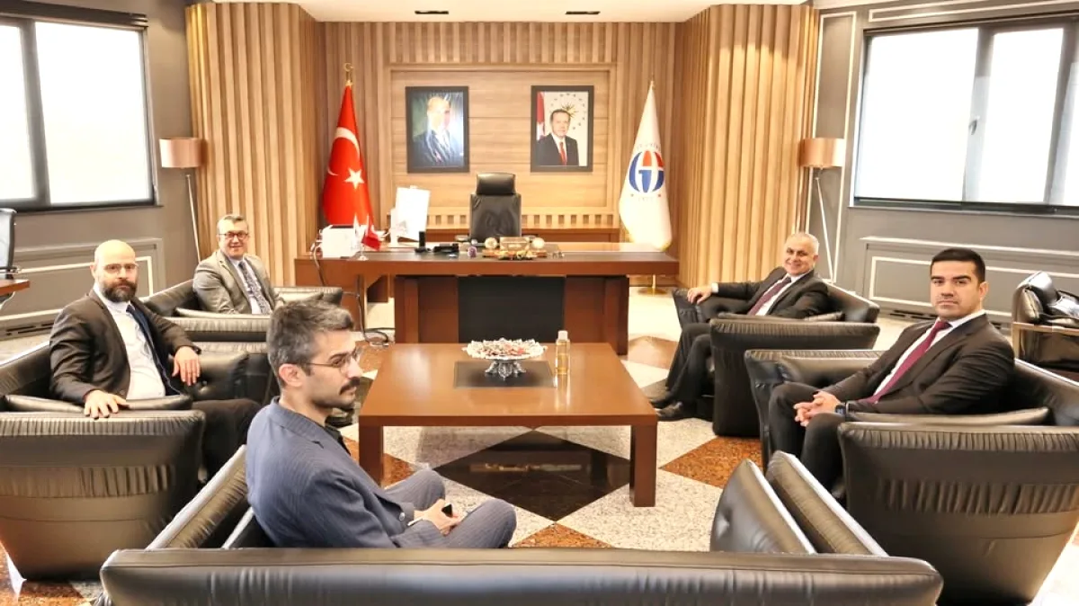 TÜSEB Başkanı Kervan'dan GAÜN'e Ziyaret: Sağlık İş Birliği Görüşüldü TÜSEB Başkanı Kervan'dan GAÜN'e Ziyaret: Sağlık İş Birliği Görüşüldü