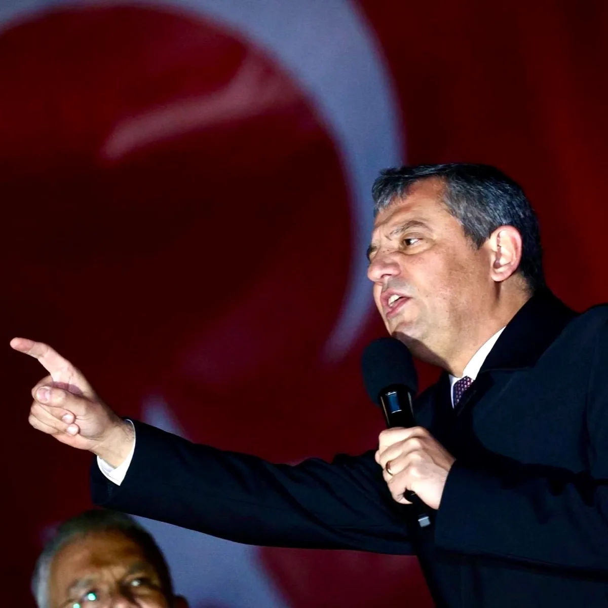 CHP'li Sarı: Bursa'da Milletle Omuz Omuza Durduk CHP'li Sarı: Bursa'da Milletle Omuz Omuza Durduk
