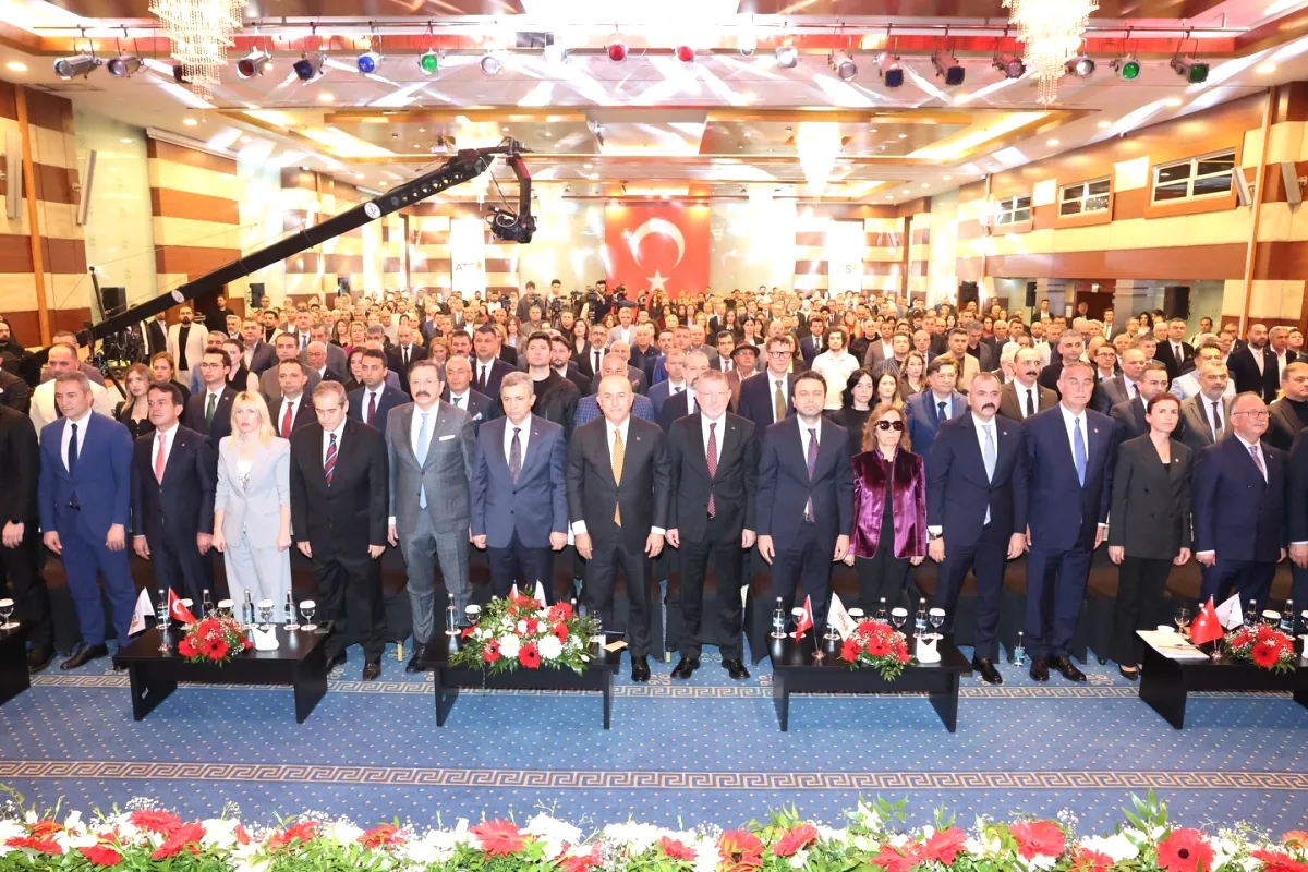 ATSO 144. Yıl Ödül Töreni: Rifat Hisarcıklıoğlu Ödül Alanları Ödüllendirdi ATSO 144. Yıl Ödül Töreni: Rifat Hisarcıklıoğlu Ödül Alanları Ödüllendirdi