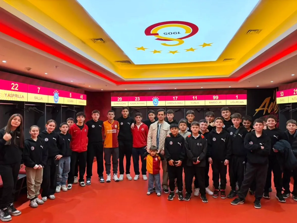 Çatalca Belediyesi Gençlik ve Spor Kursiyerleri Rams Park Stadyumu'nda Spor Tarihine Yolculuk Yaptı Çatalca Belediyesi Gençlik ve Spor Kursiyerleri Rams Park Stadyumu'nda Spor Tarihine Yolculuk Yaptı