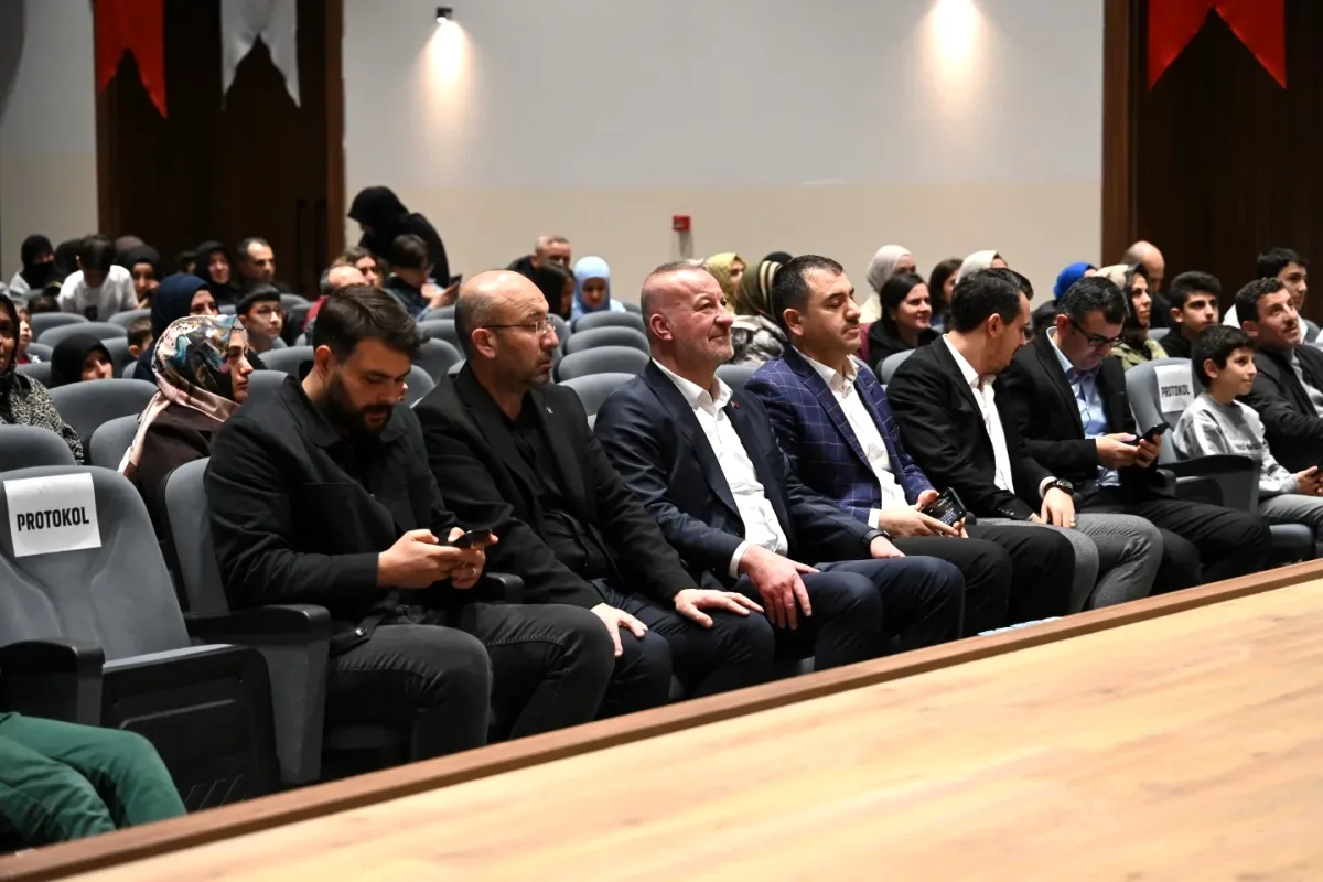 Karacabey'de Gençler Kitapla Buluştu, Ödüller Sahiplerini Buldu Karacabey'de Gençler Kitapla Buluştu, Ödüller Sahiplerini Buldu