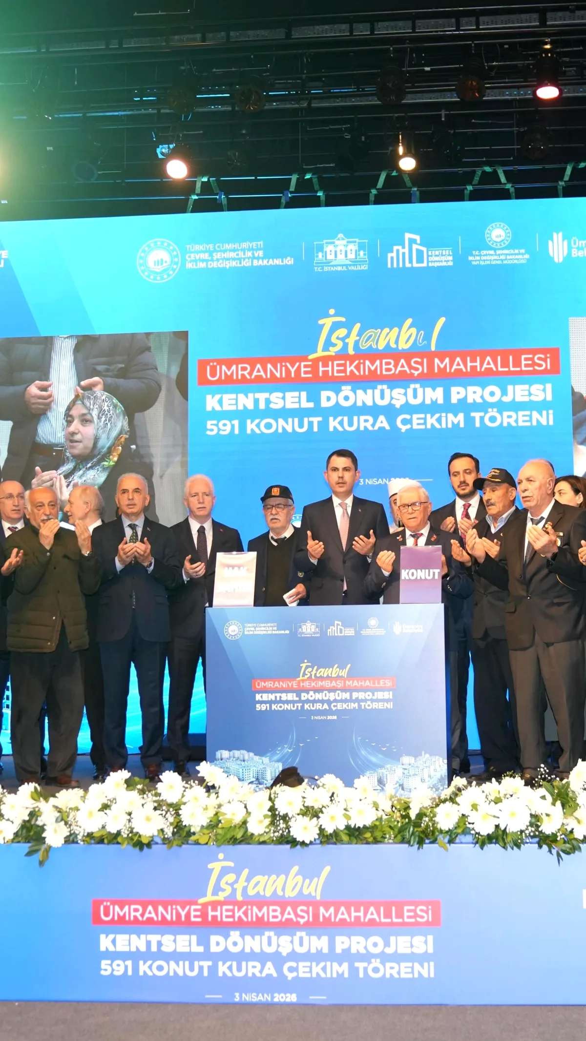 Ümraniye Hekimbaşı'nda Kentsel Dönüşüm Kurası Çekildi: 2.500 Kişi Yeni Yuvalarına Kavuştu Ümraniye Hekimbaşı'nda Kentsel Dönüşüm Kurası Çekildi: 2.500 Kişi Yeni Yuvalarına Kavuştu