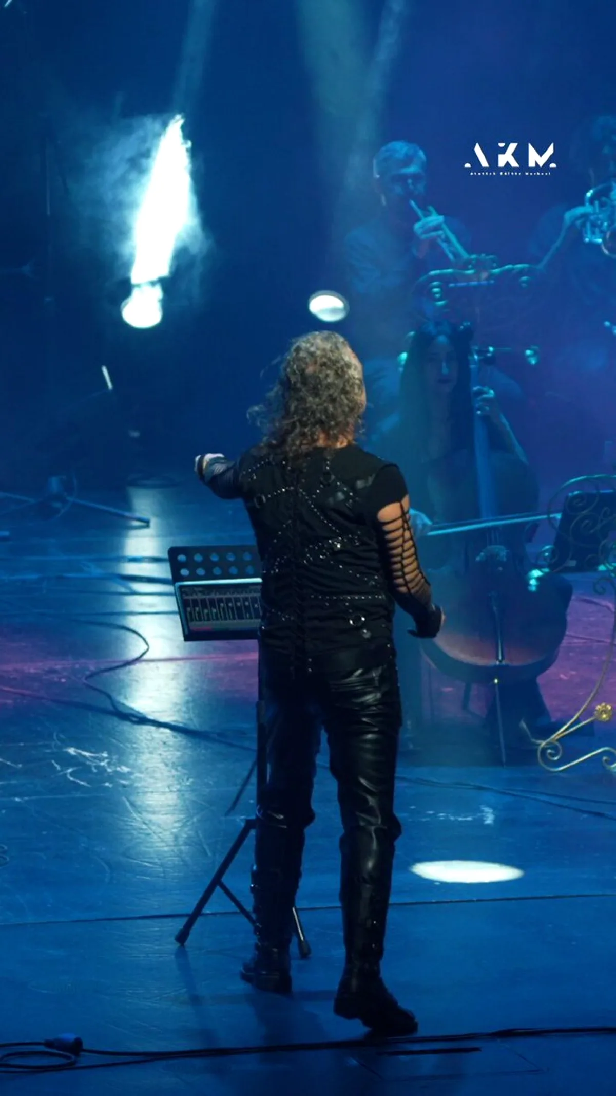 Metallica'nın Senfonik Yorumu: Senforock AKM'de Unutulmaz Bir Gece Yaşattı Metallica'nın Senfonik Yorumu: Senforock AKM'de Unutulmaz Bir Gece Yaşattı