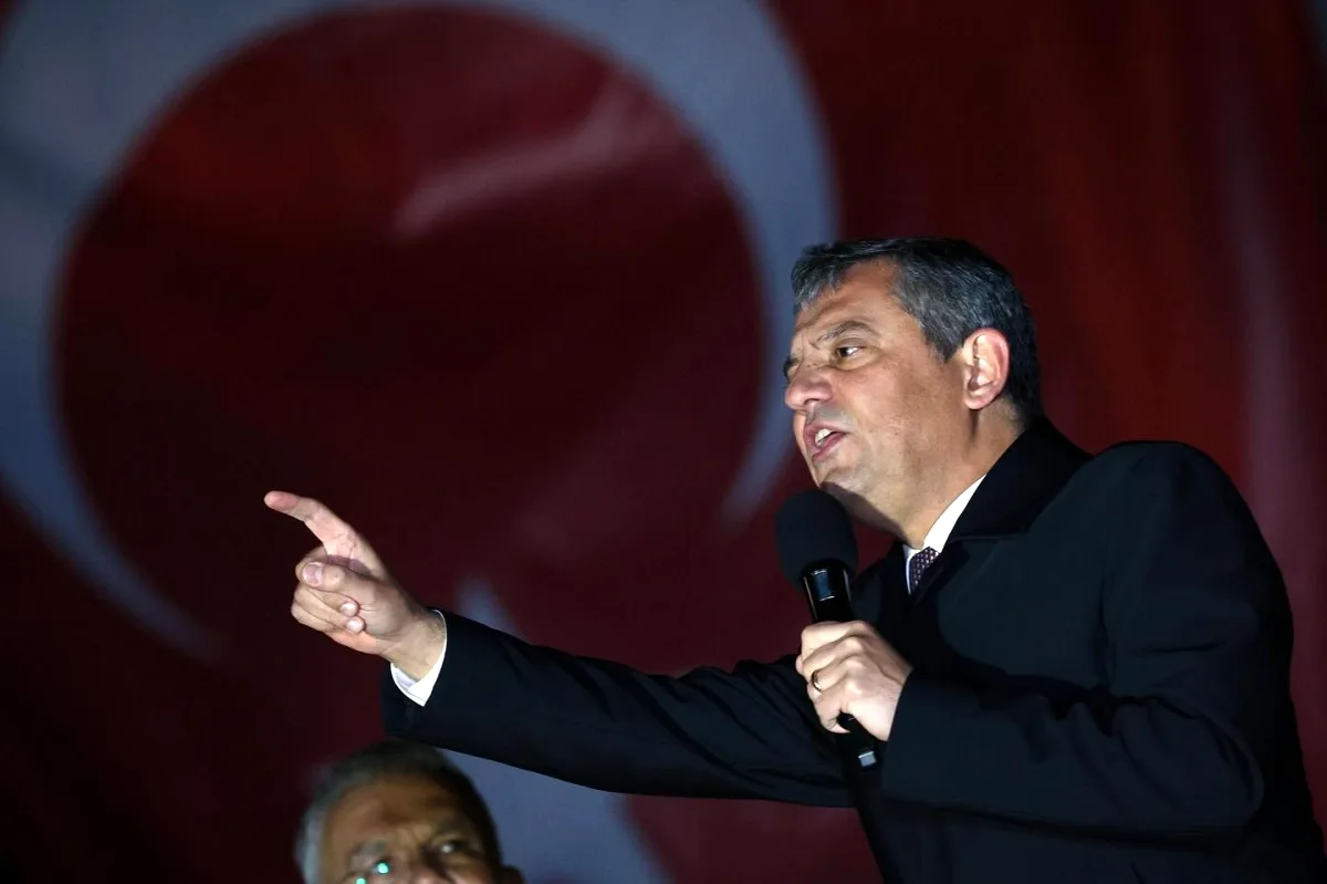 Özgür Özel'den 'Diz Çökmeyiz' Mesajı: Bursa'da 29 Hizmet Özgür Özel'den 'Diz Çökmeyiz' Mesajı: Bursa'da 29 Hizmet