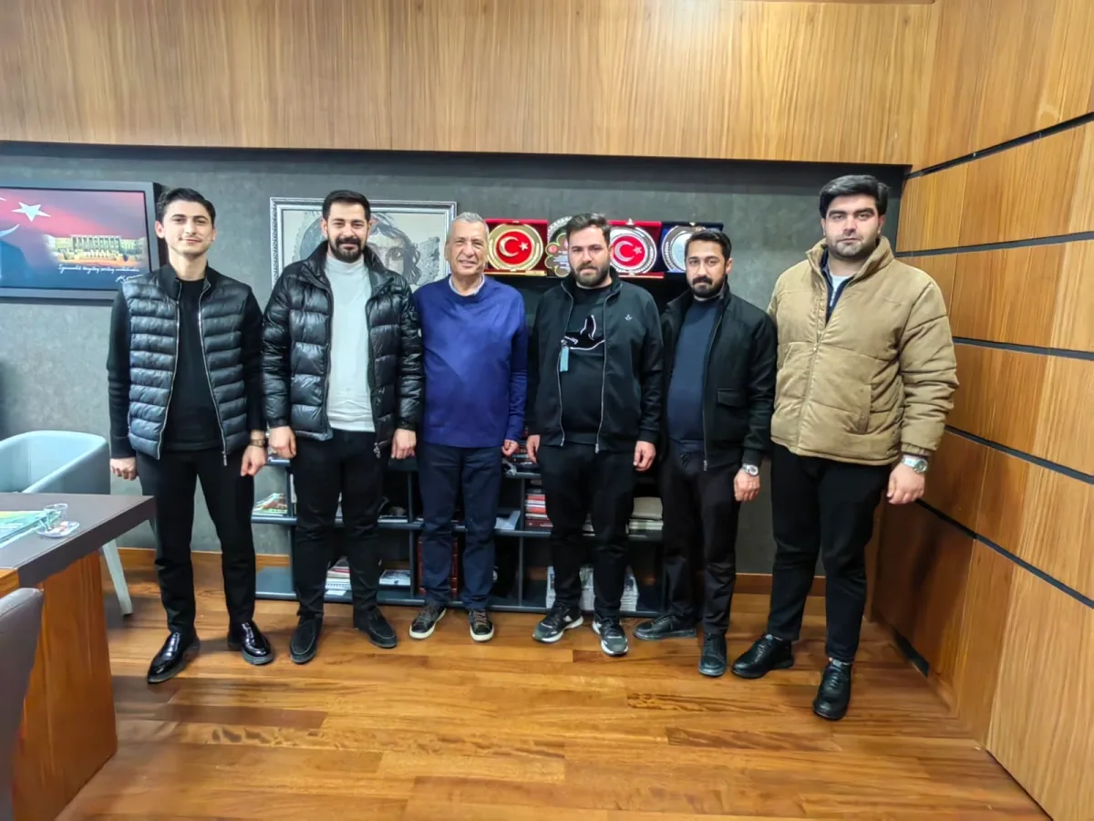 Öztürkmen'den Genç Partililere Teşekkür Öztürkmen'den Genç Partililere Teşekkür