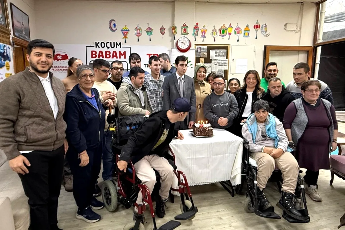 Yalova'da Otizm Farkındalık Günü'nde Özel Bireylerle Buluşma Yalova'da Otizm Farkındalık Günü'nde Özel Bireylerle Buluşma