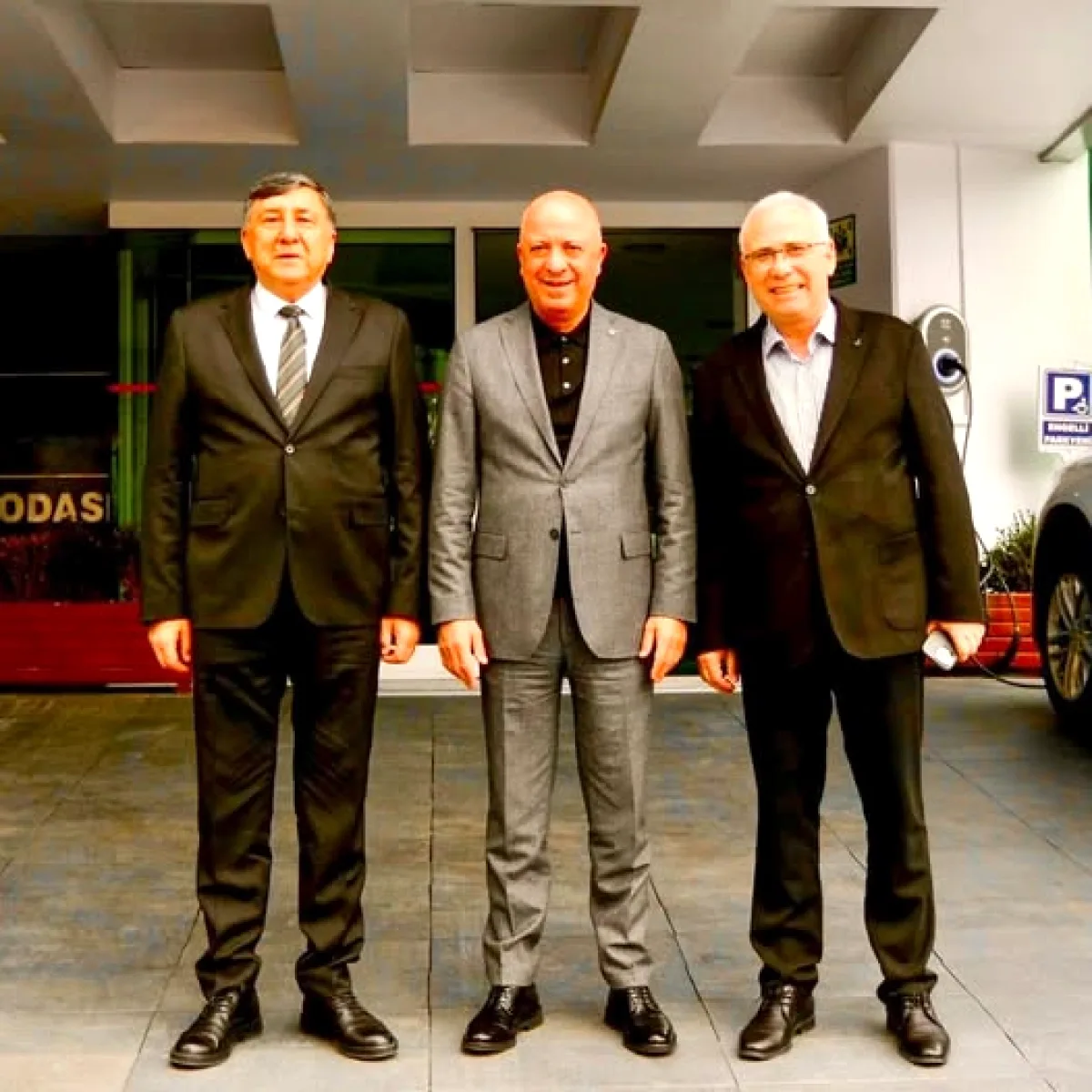Balıkesir Ticaret Borsası Yöneticileri TOBB Başkanı Hisarcıklıoğlu ile Görüştü Balıkesir Ticaret Borsası Yöneticileri TOBB Başkanı Hisarcıklıoğlu ile Görüştü