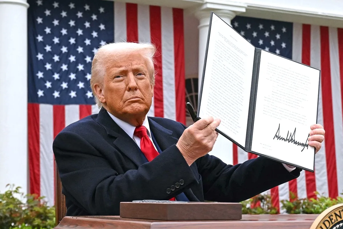 %100 Gümrük Vergisi: Trump'ın İlaç İthalatına Sert Hamlesi %100 Gümrük Vergisi: Trump'ın İlaç İthalatına Sert Hamlesi