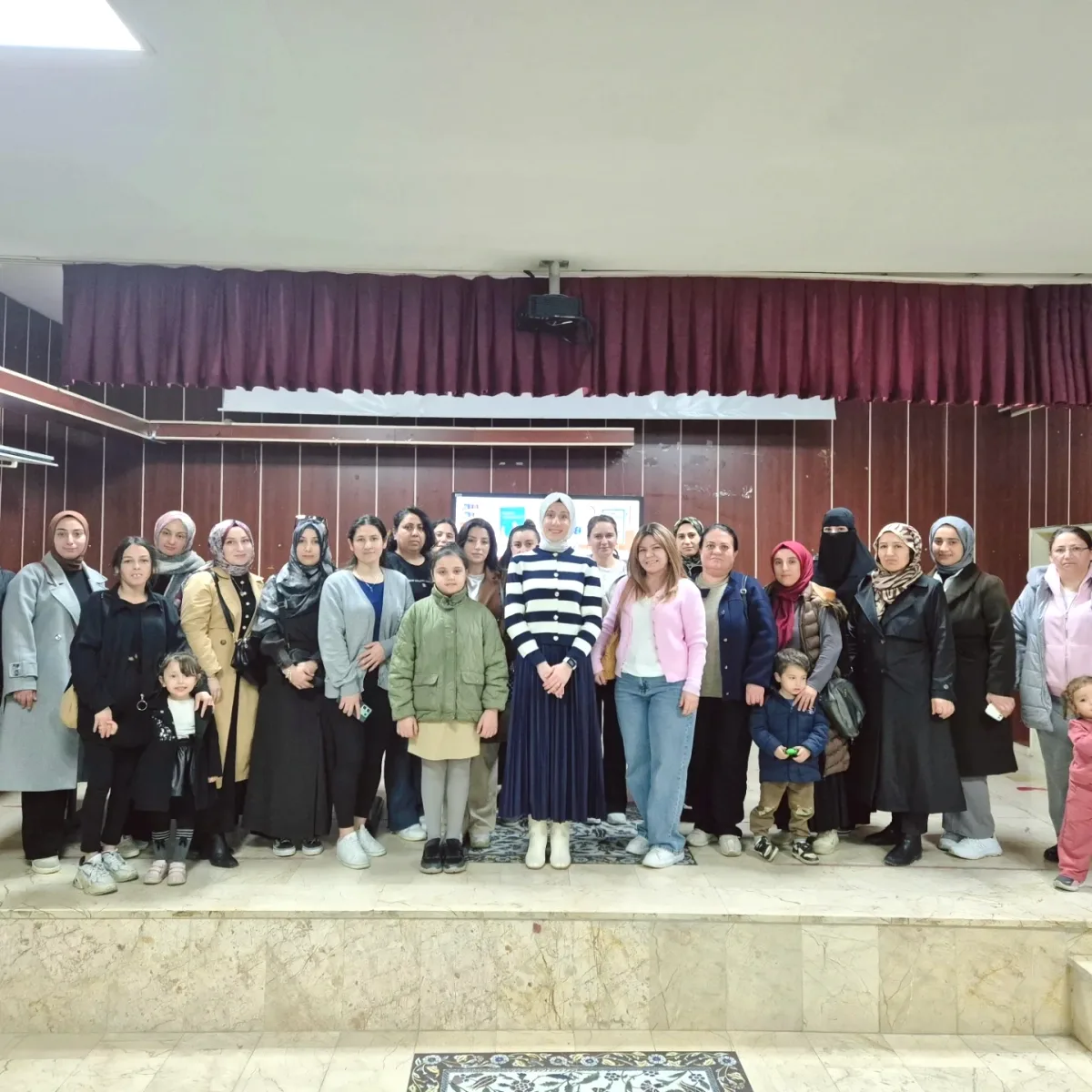 Avcılar'da Velilere Pozitif Disiplin Semineri Avcılar'da Velilere Pozitif Disiplin Semineri