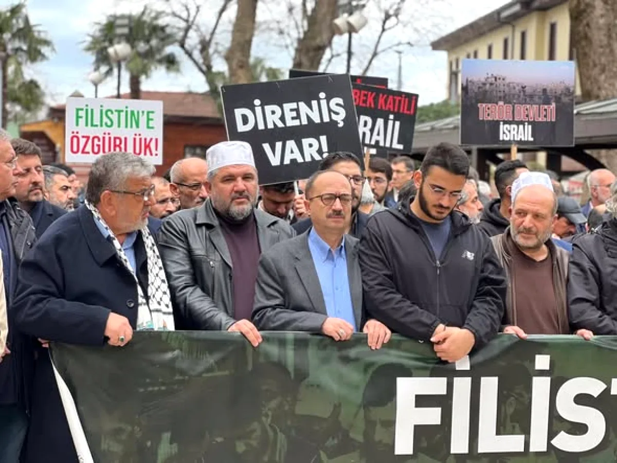 Bursa Ulu Camii'nden İsrail'e Sert Tepki: Aksa İçin Çağrı Bursa Ulu Camii'nden İsrail'e Sert Tepki: Aksa İçin Çağrı