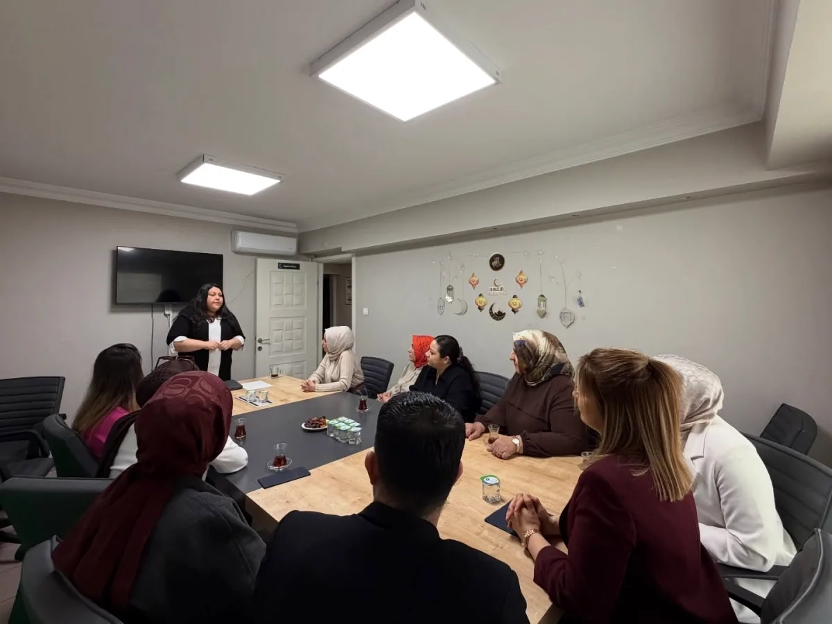 Gaziosmanpaşa Yeşilay'dan Aile İçi İletişim ve Farkındalık Eğitimi Gaziosmanpaşa Yeşilay'dan Aile İçi İletişim ve Farkındalık Eğitimi
