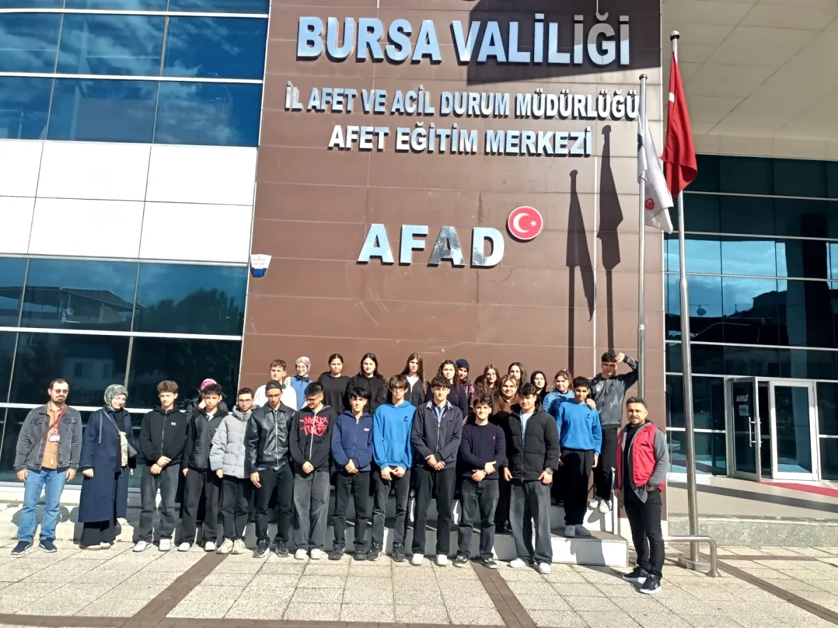 Gürsulu Gençler AFAD'da Afetlere Hazırlandı Gürsulu Gençler AFAD'da Afetlere Hazırlandı