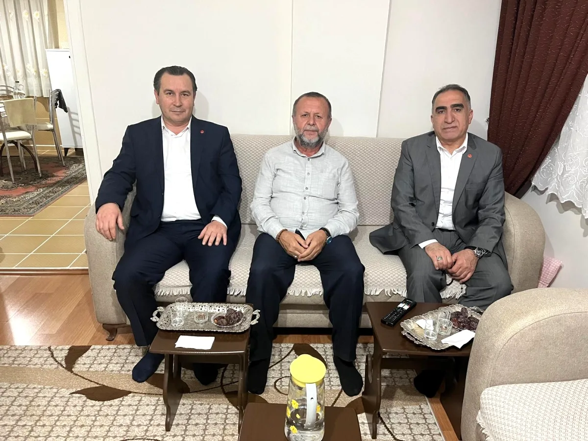 Saadet Partisi Bursa'dan Umre Dönüşü Ziyaret Saadet Partisi Bursa'dan Umre Dönüşü Ziyaret