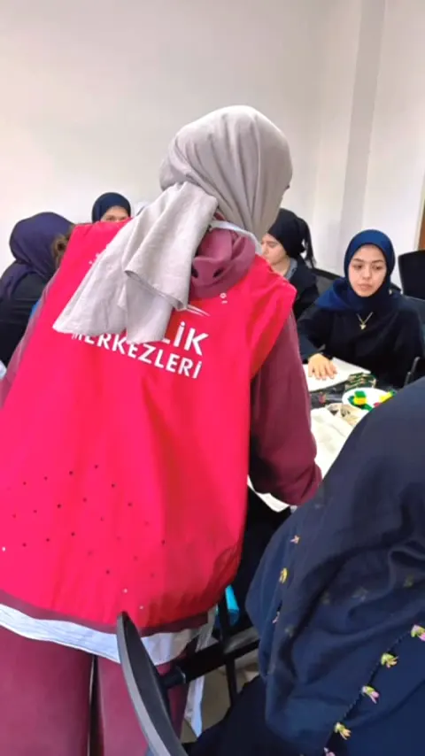 Gemlik'te Gençler Keten Çantalarla Sürdürülebilirliğe Sanatla Dokundu