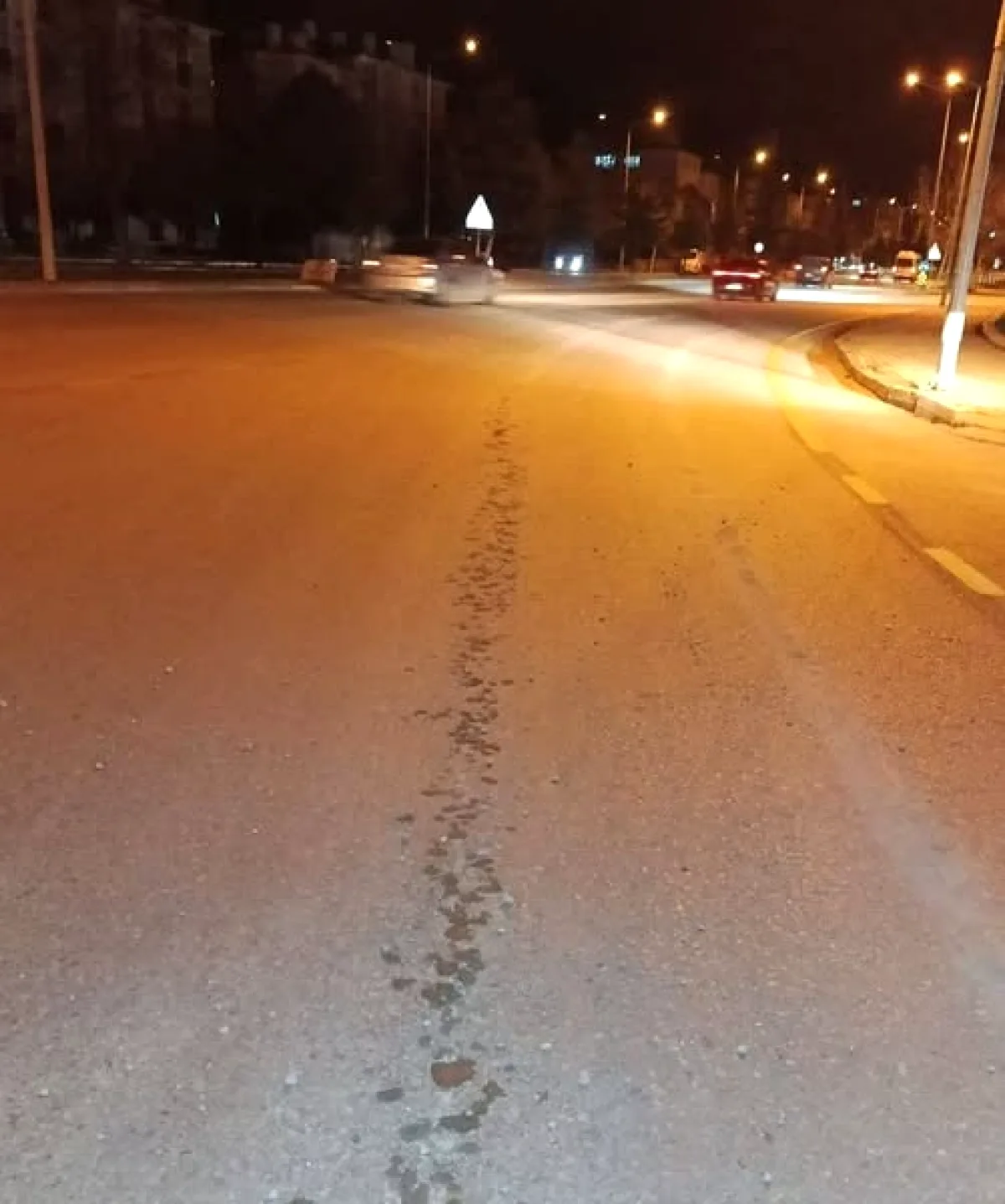 Denizli'de Yola Beton Döken Firmaya 191 Bin TL Cezası Denizli'de Yola Beton Döken Firmaya 191 Bin TL Cezası