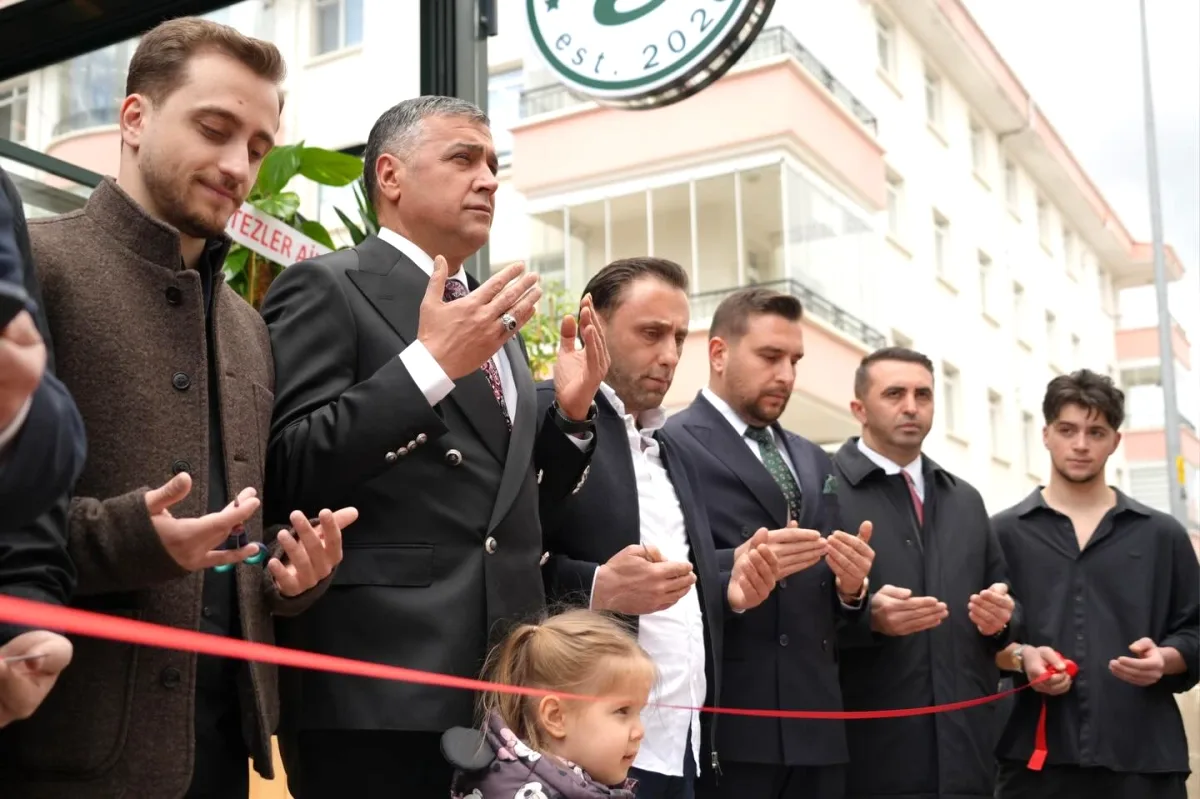 Gölbaşı'da Yeni Kahve Dükkası: Guta Coffee Açılışı Dualarla Yapıldı Gölbaşı'da Yeni Kahve Dükkası: Guta Coffee Açılışı Dualarla Yapıldı