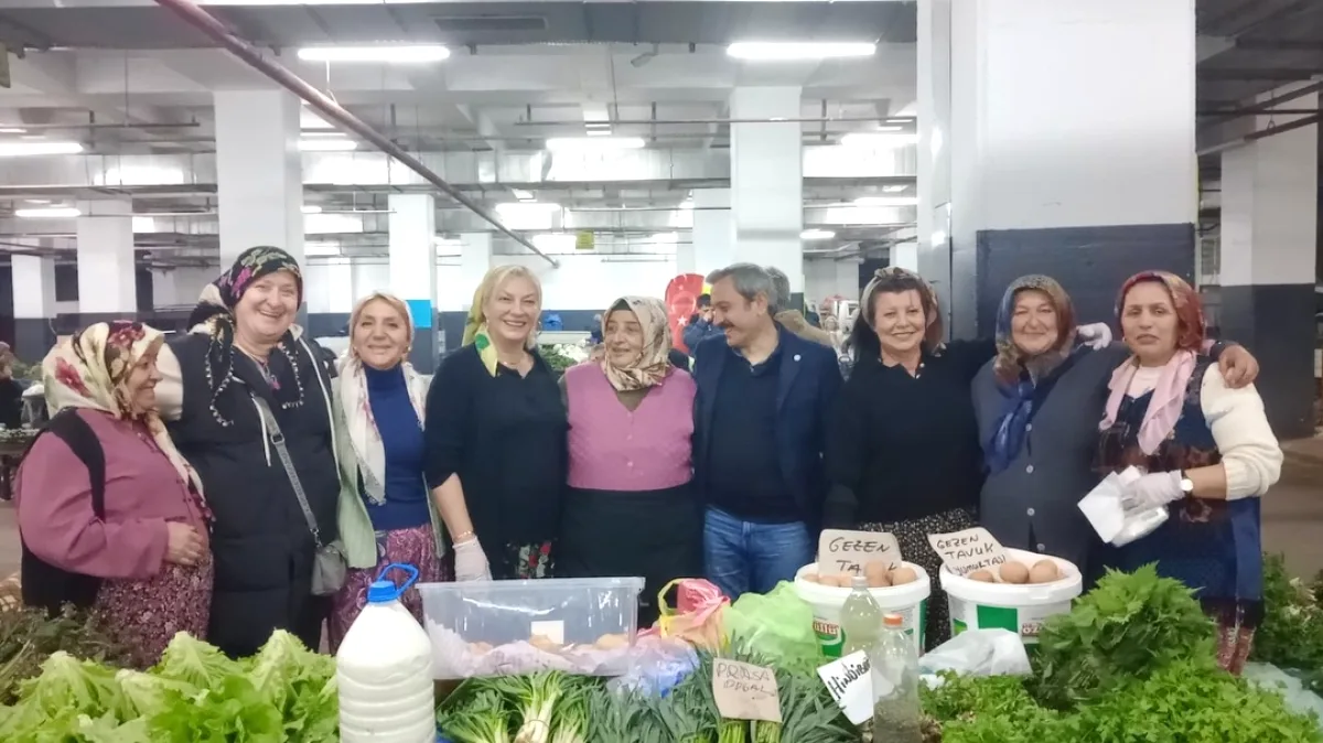Osman Kendir'den Yalova'da Köylü Pazarında Pişi İkramı ve Vatandaş Buluşması Osman Kendir'den Yalova'da Köylü Pazarında Pişi İkramı ve Vatandaş Buluşması