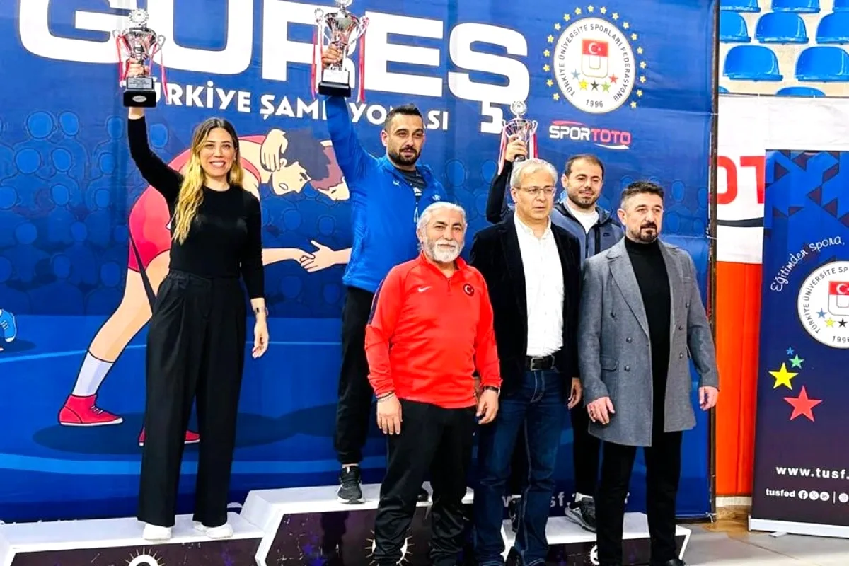Yalova Üniversitesi Güreşte Türkiye İkincisi Oldu, Brezilya Yolcusu Yalova Üniversitesi Güreşte Türkiye İkincisi Oldu, Brezilya Yolcusu