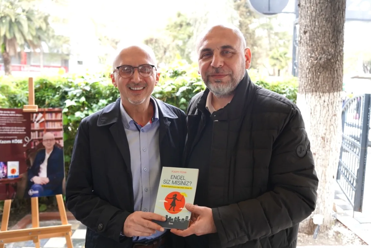 Orhangazi'de Kitap İmza Günü: Belediye Tam Kadro Sahada Orhangazi'de Kitap İmza Günü: Belediye Tam Kadro Sahada