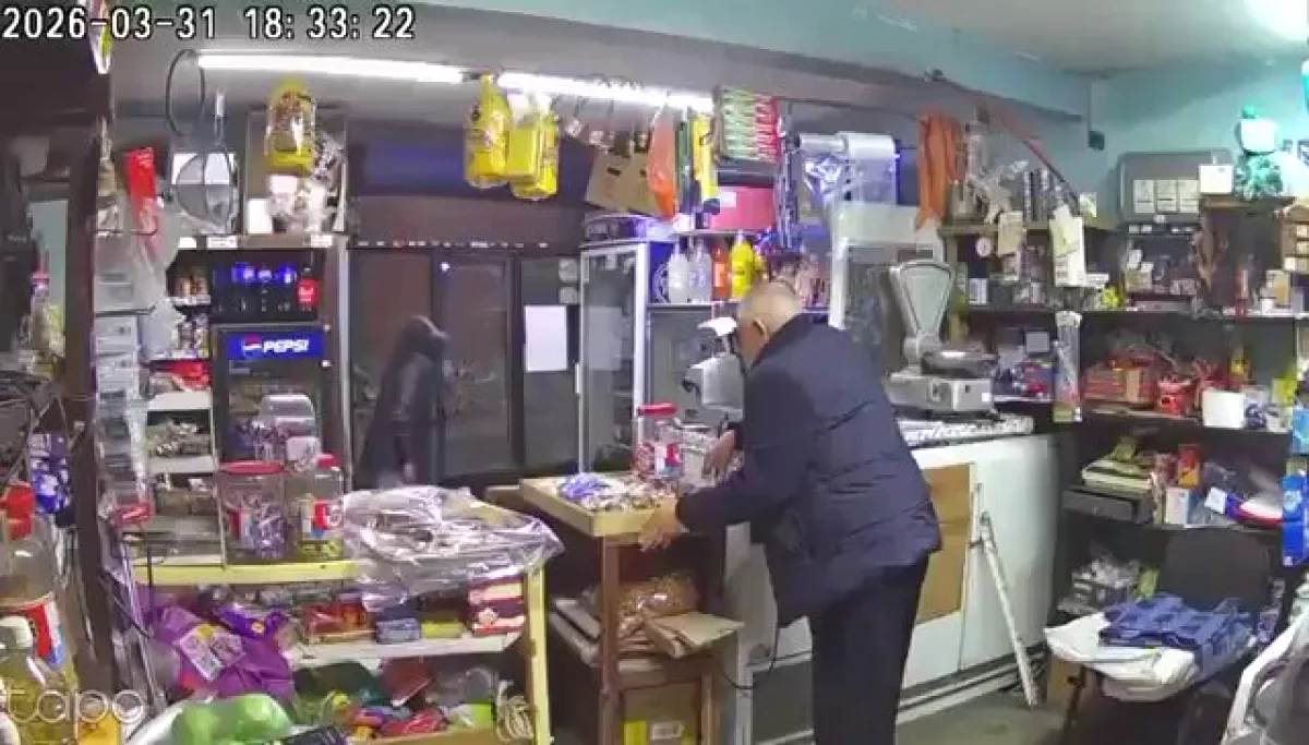Meksika'da Hırsız Yaşlı Adamı Defalarca Bıçakladı: Yardıma Gelen Kişi de Saldırıya Uğradı Meksika'da Hırsız Yaşlı Adamı Defalarca Bıçakladı: Yardıma Gelen Kişi de Saldırıya Uğradı