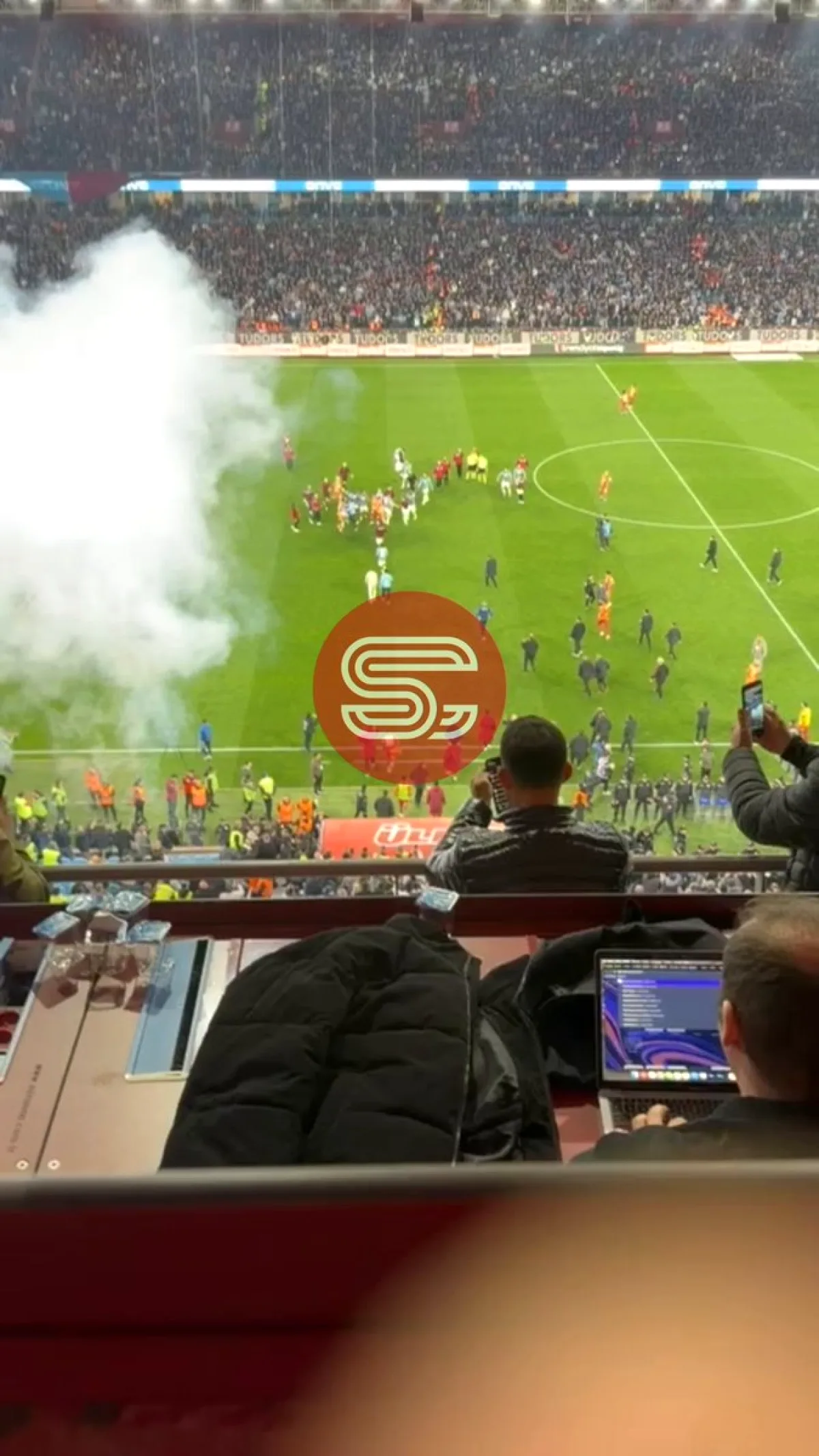 Trabzonspor - Galatasaray Maçı Sonrası Taraftar Gerilimi Trabzonspor - Galatasaray Maçı Sonrası Taraftar Gerilimi