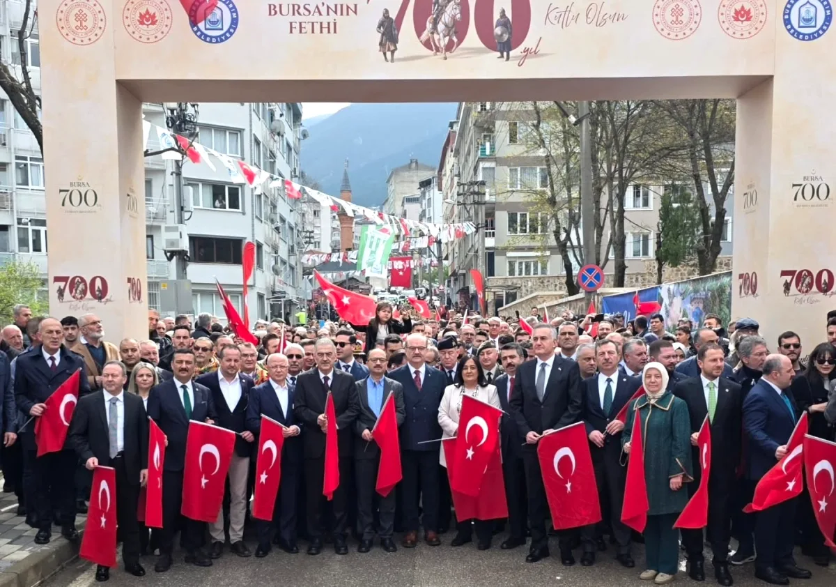 Bursa'nın Fethinin 700. Yılında İyi Parti'li Vekillerden Anlamlı Anma Bursa'nın Fethinin 700. Yılında İyi Parti'li Vekillerden Anlamlı Anma