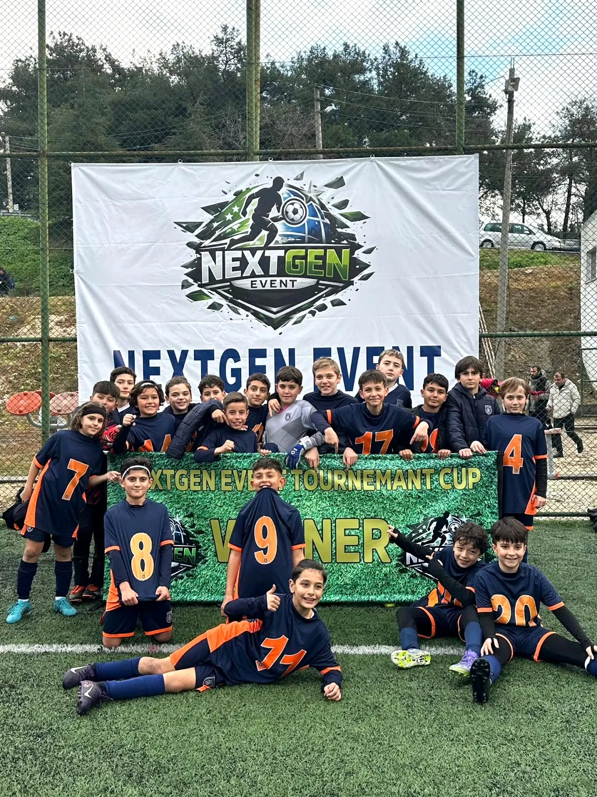 İstanbul Başakşehir U11 Takımı Uluslararası Turnuvada Şampiyonluk Kupasını Kaldırdı İstanbul Başakşehir U11 Takımı Uluslararası Turnuvada Şampiyonluk Kupasını Kaldırdı