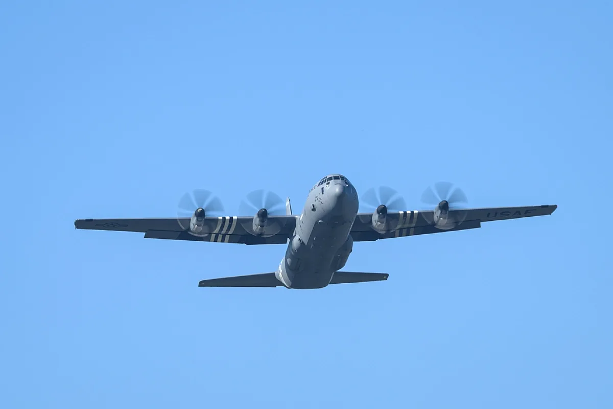 İran, ABD C-130 Uçağını Düşürdü: Kayıp Pilot Araması Hedef Alındı İran, ABD C-130 Uçağını Düşürdü: Kayıp Pilot Araması Hedef Alındı