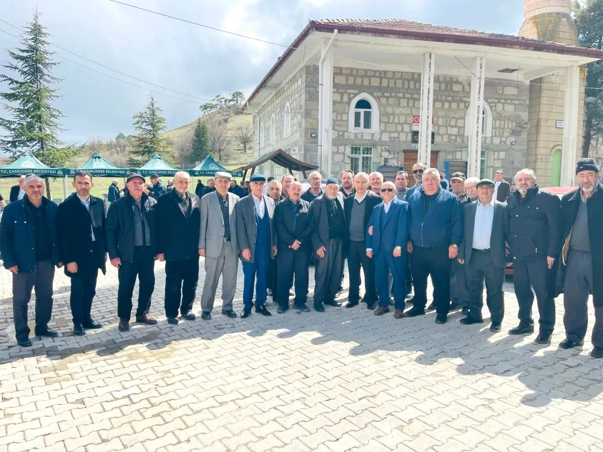 Çamlıdere Belediye Başkanı Yoncatepe Mahallesi'nin Hac Yemeği Programına Katıldı Çamlıdere Belediye Başkanı Yoncatepe Mahallesi'nin Hac Yemeği Programına Katıldı
