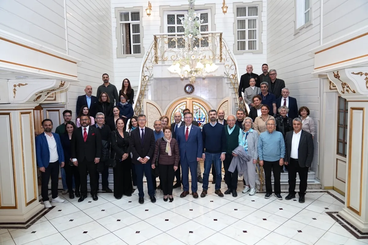 Sarıyer'in Gelecek Vizyonu Akademisyenlerle Masaya Yatırıldı Sarıyer'in Gelecek Vizyonu Akademisyenlerle Masaya Yatırıldı