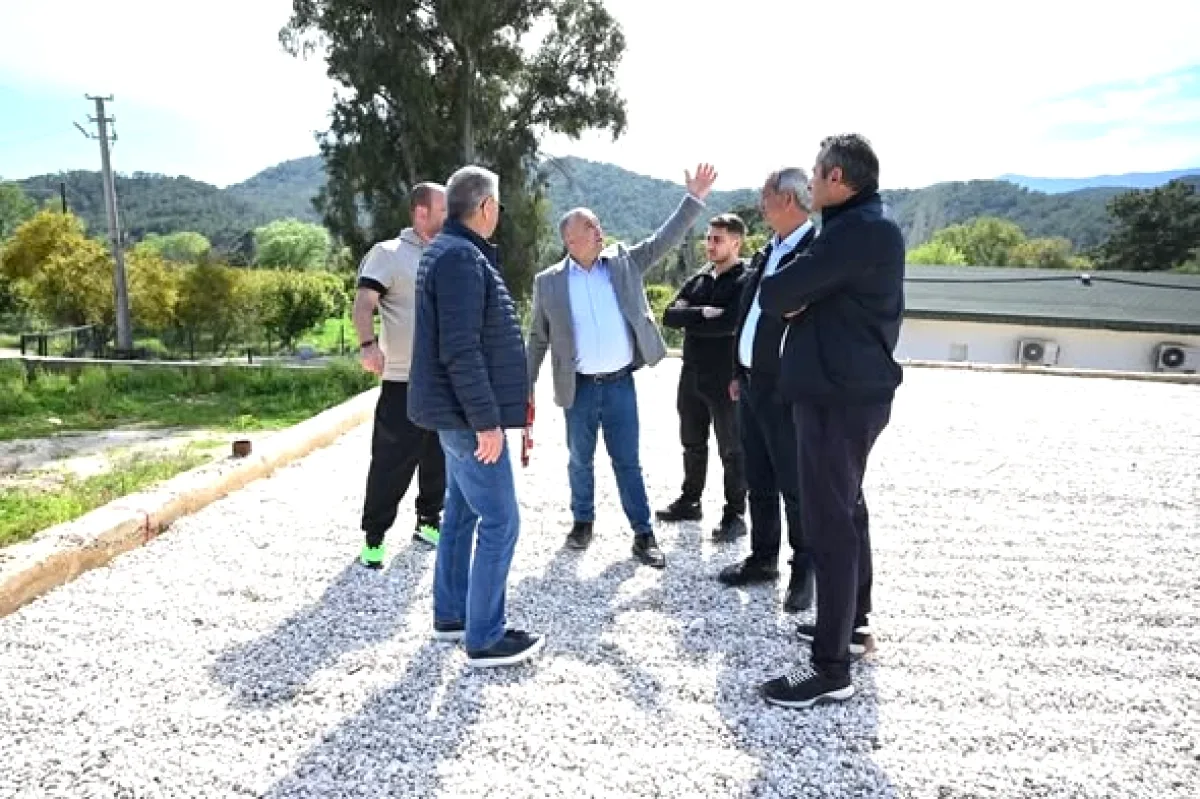 Kemer'de Halı Saha Müjdesi: Mayıs'ta Açılıyor Kemer'de Halı Saha Müjdesi: Mayıs'ta Açılıyor