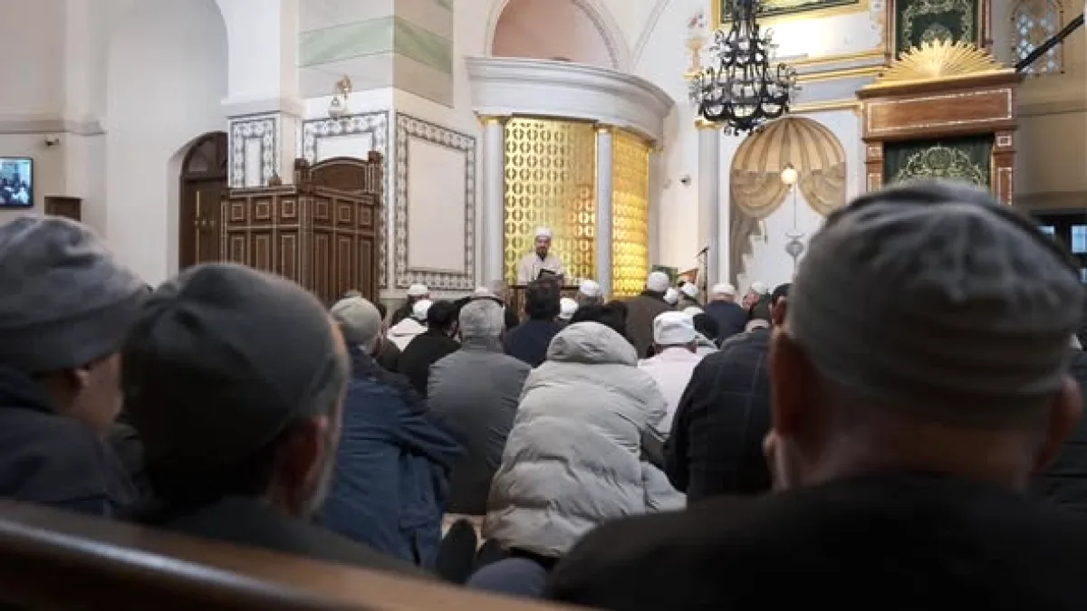 İstanbul Müftülüğü'nden Sümbül Efendi Camii'nde Sabah Namazı Buluşması İstanbul Müftülüğü'nden Sümbül Efendi Camii'nde Sabah Namazı Buluşması