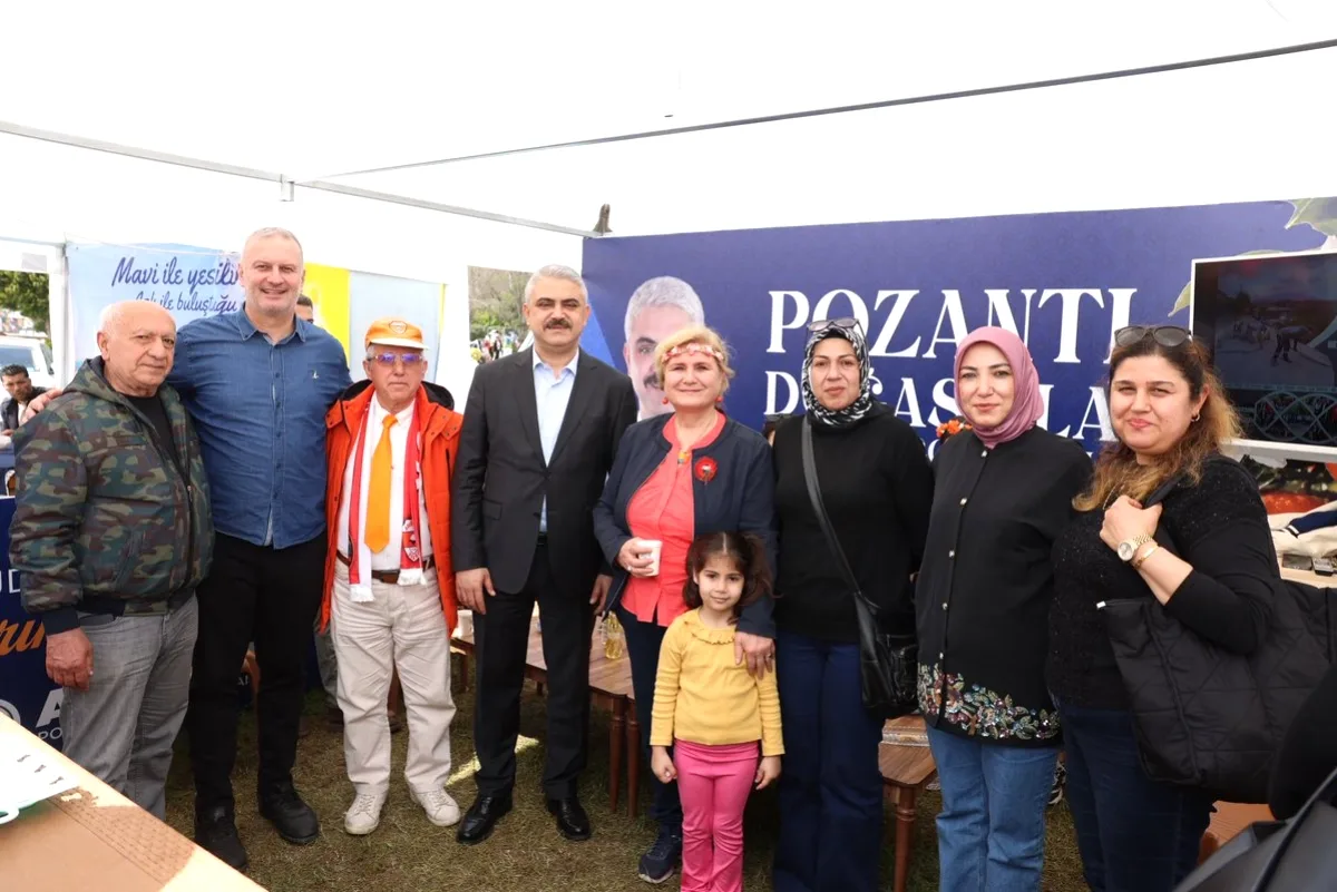 Ali Avan Portakal Çiçeği Karnavalı'nda Hemşehrileriyle Buluştu Ali Avan Portakal Çiçeği Karnavalı'nda Hemşehrileriyle Buluştu