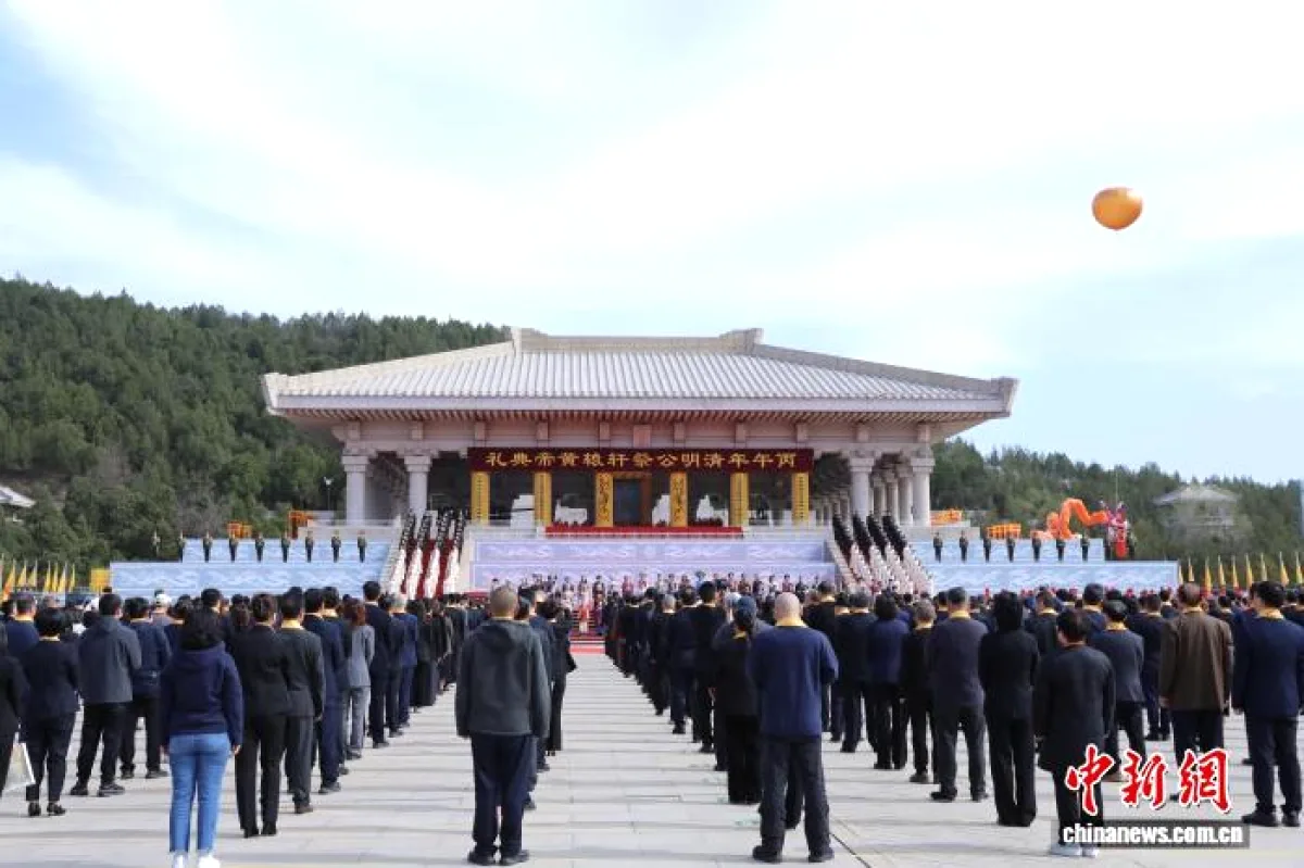 Çin'in Kültürel Ata Mirası: Qingming Festivalinde Sarı İmparator Anıldı Çin'in Kültürel Ata Mirası: Qingming Festivalinde Sarı İmparator Anıldı