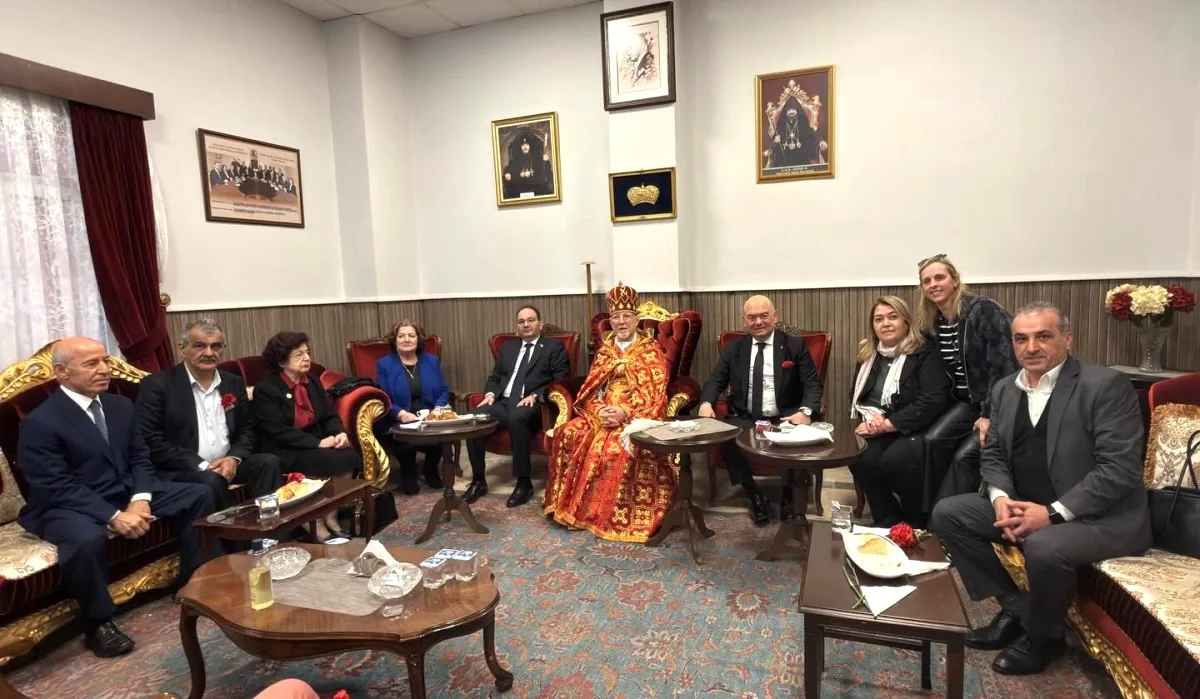 Şişli Kaymakamı Ermeni Kilisesi'nde Paskalya Programına Katıldı Şişli Kaymakamı Ermeni Kilisesi'nde Paskalya Programına Katıldı